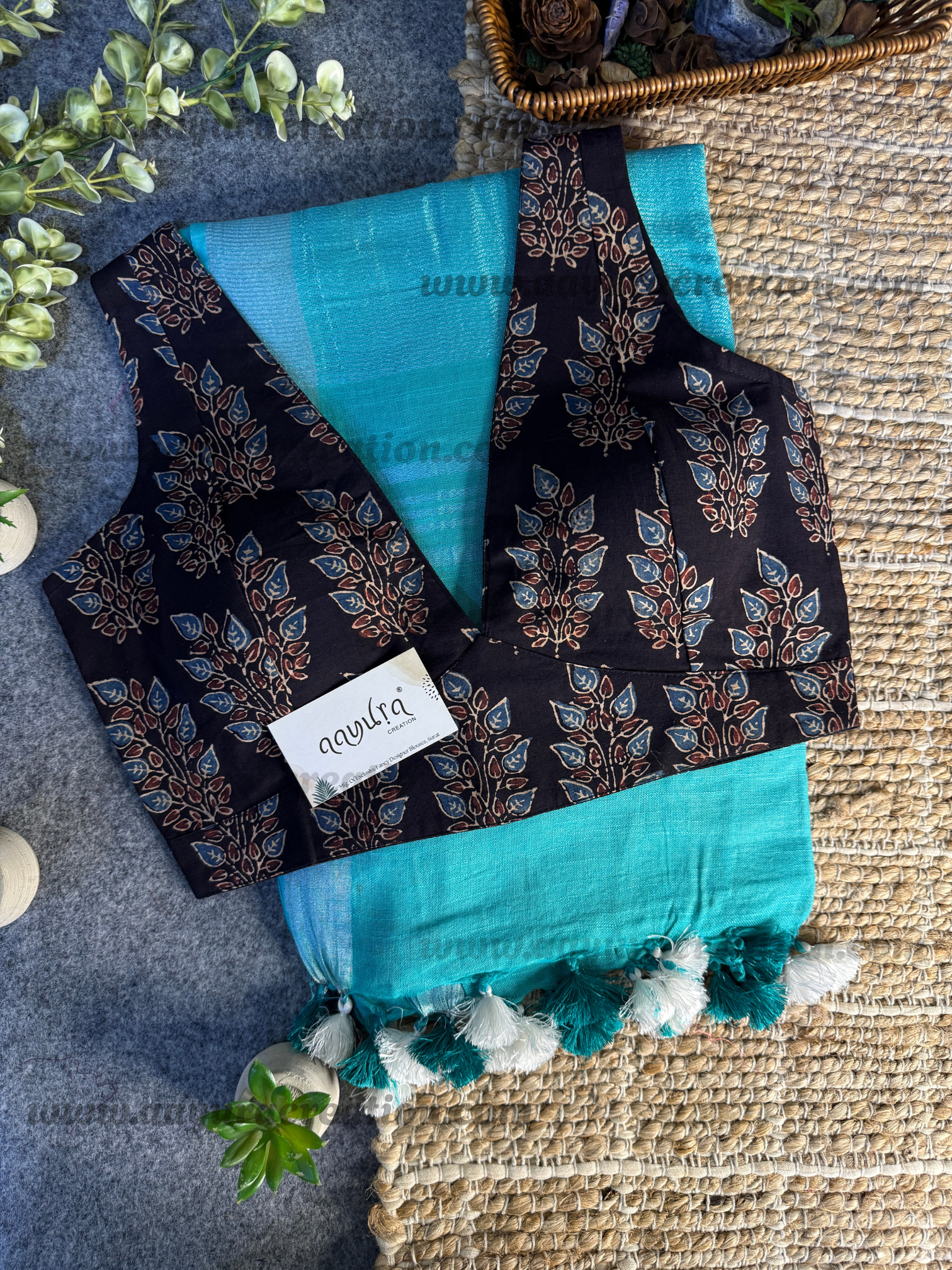 Ajrakh Vibe – Linen Grace Combo