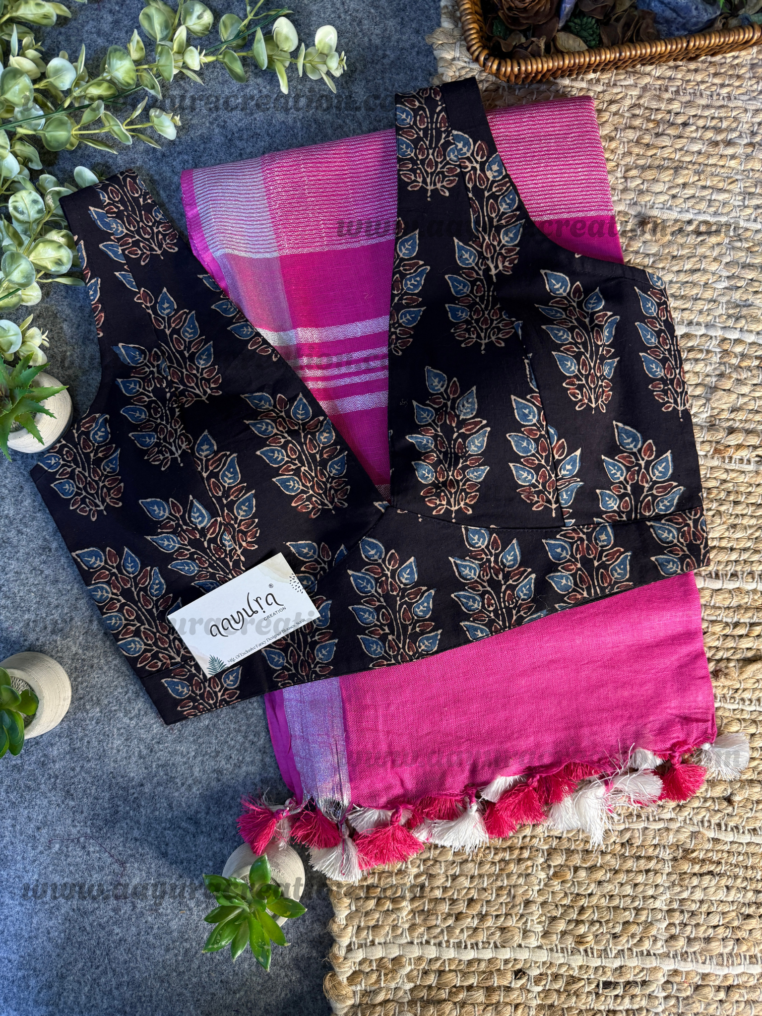 Ajrakh Vibe – Linen Grace Combo