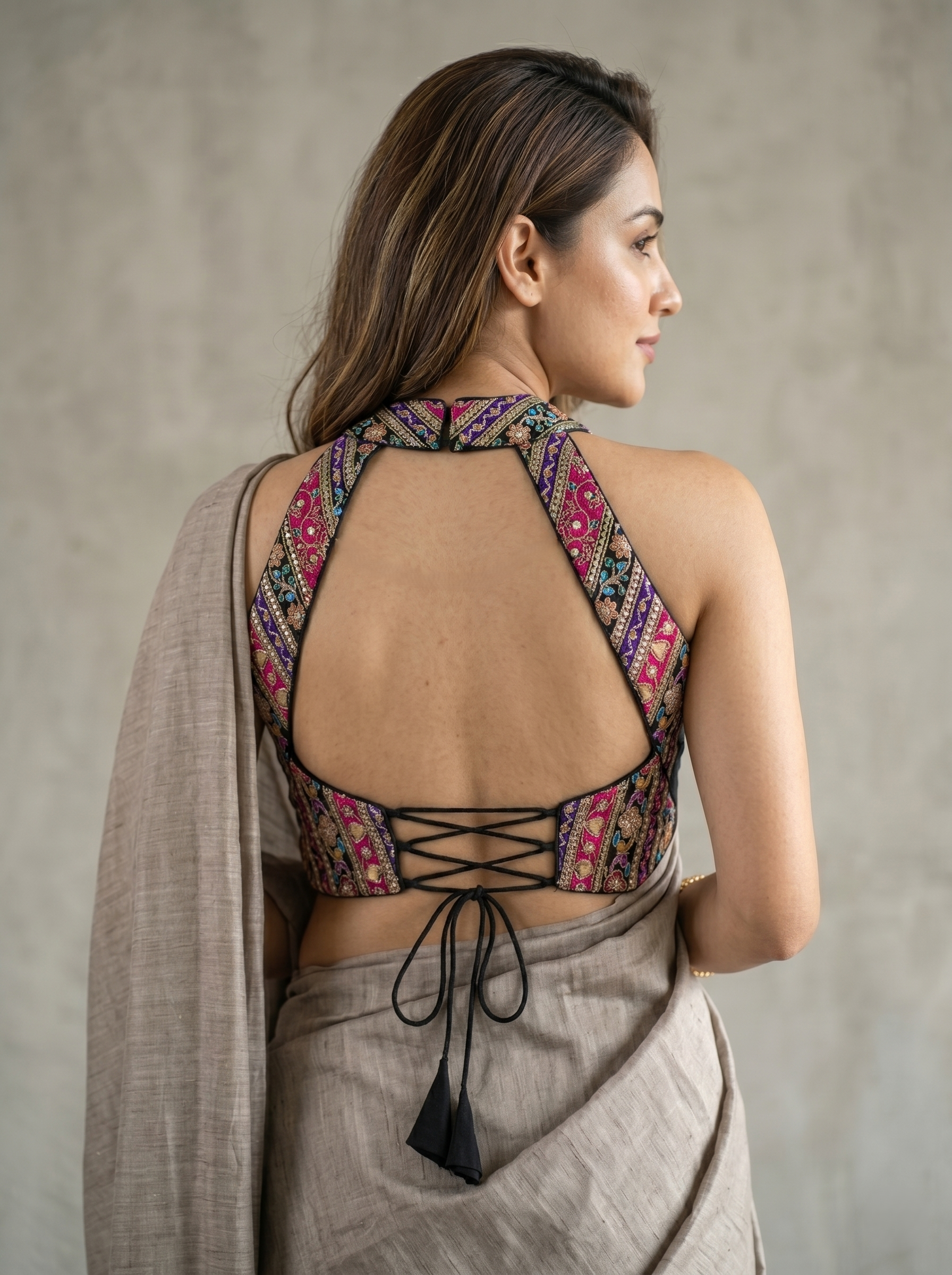 Diva Glow Halter Neck Blouse