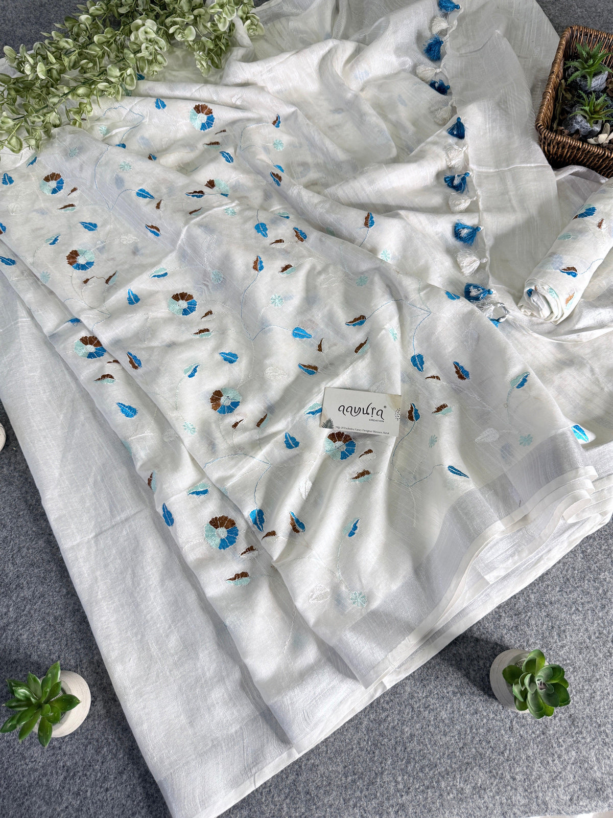 Classic Linen Charm Saree