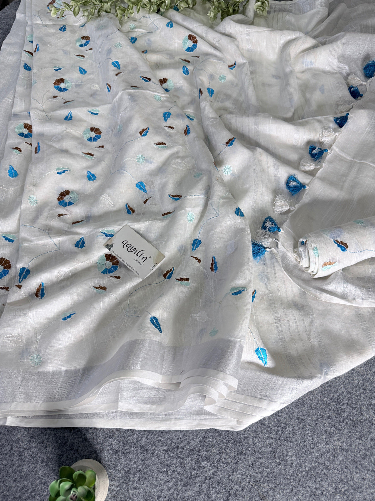 Classic Linen Charm Saree