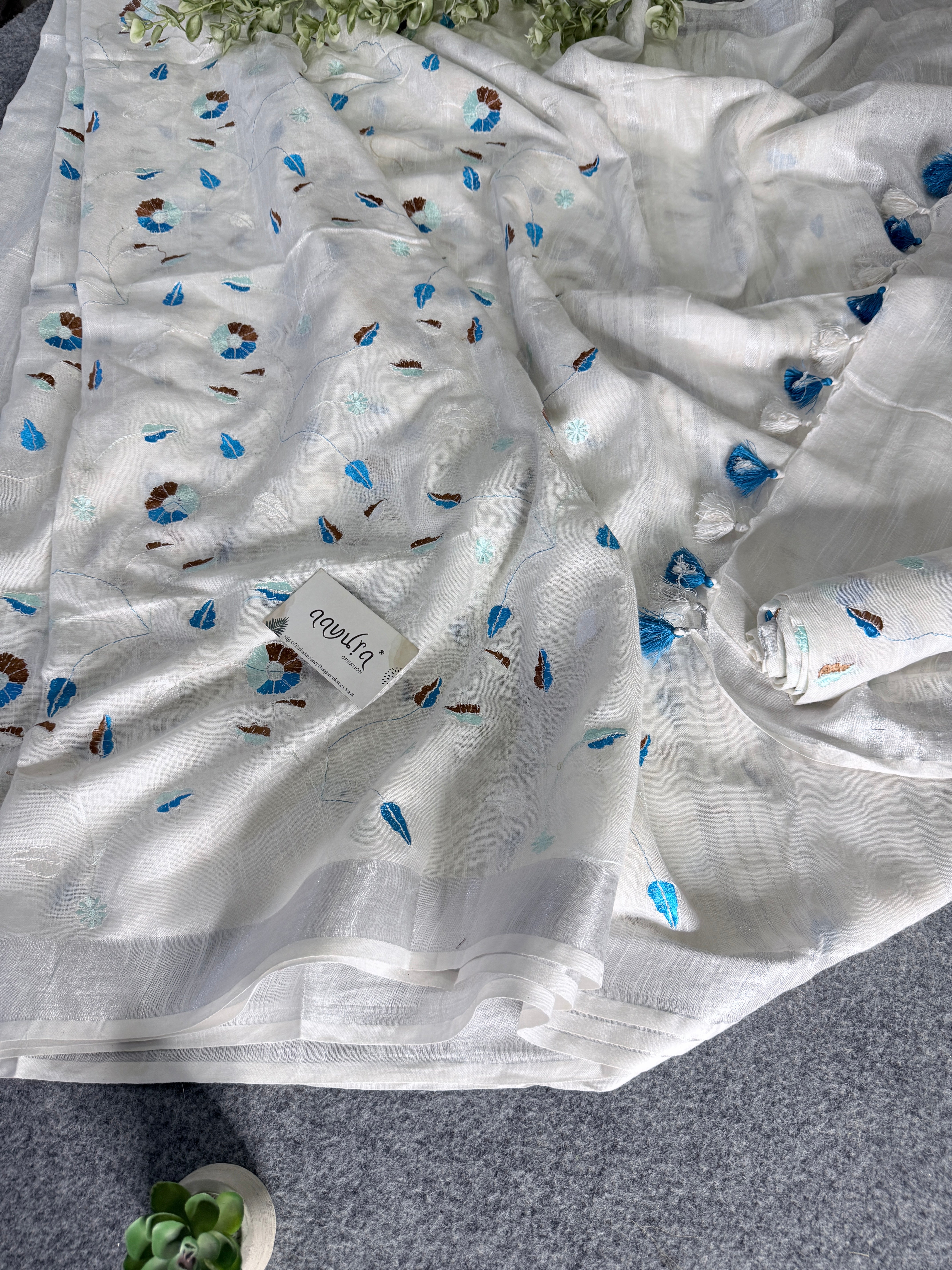 Classic Linen Charm Saree