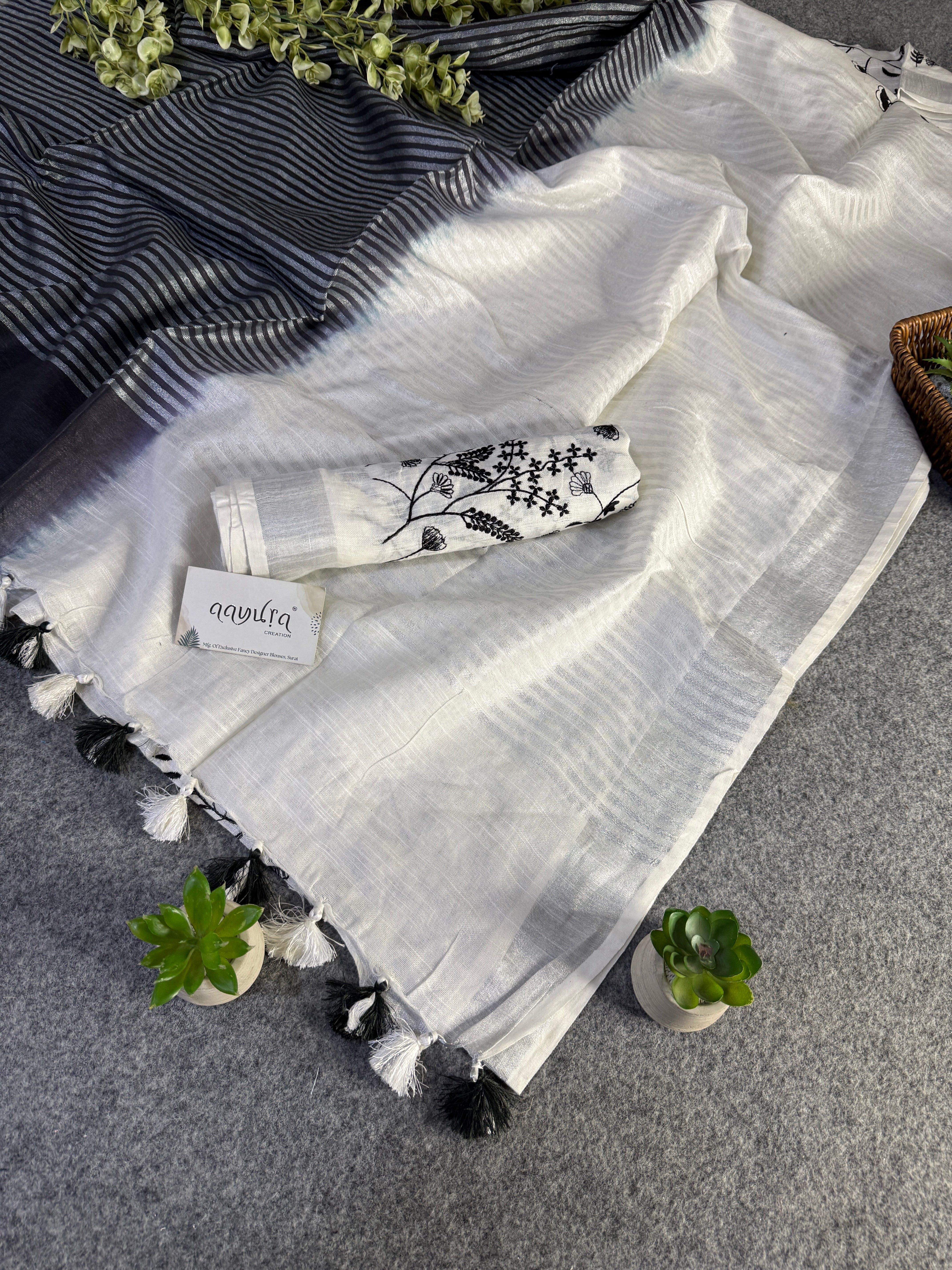 Classic Linen Charm Saree