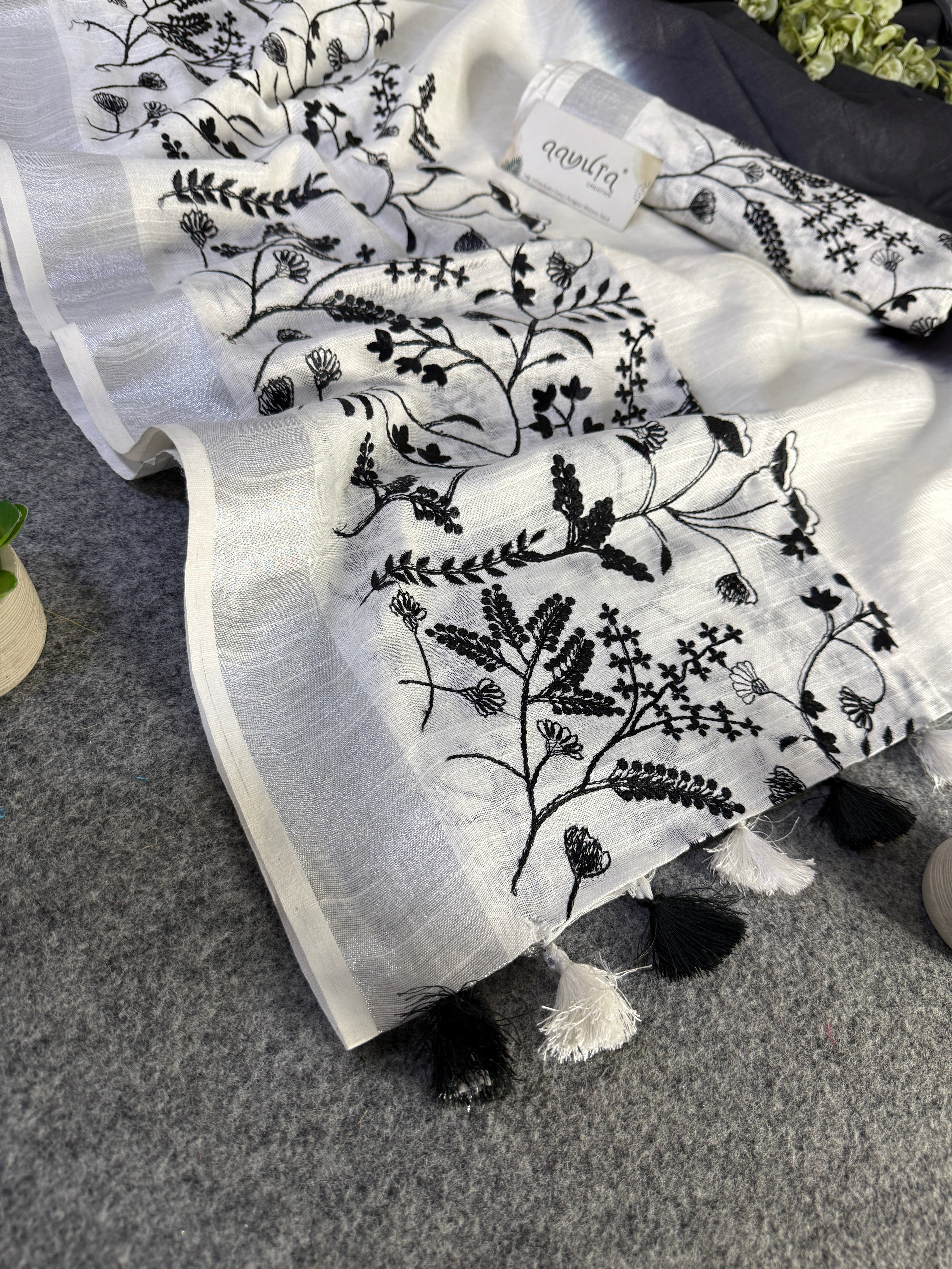 Classic Linen Charm Saree