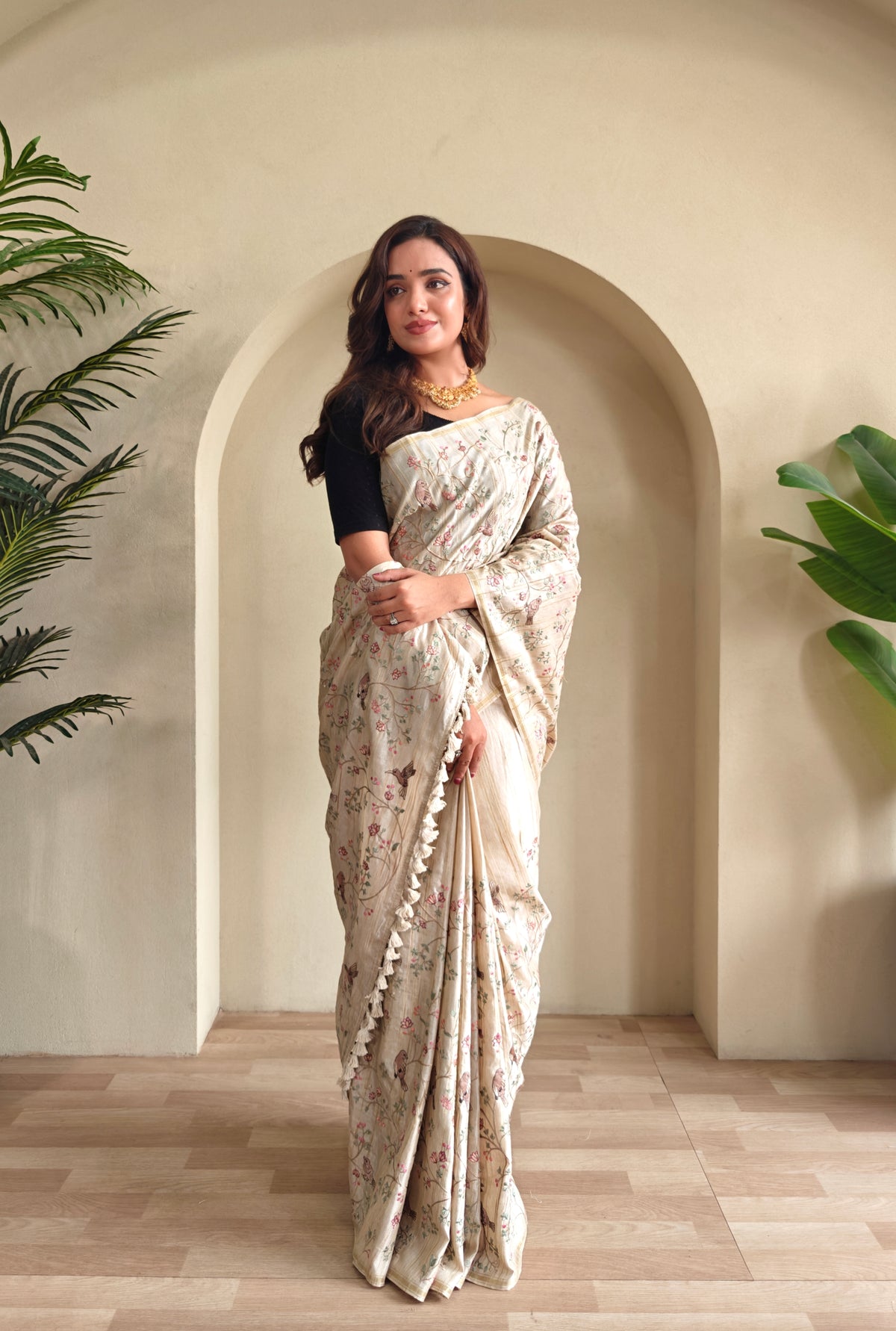 Rajvanshi Pure Loom Tussar Saree