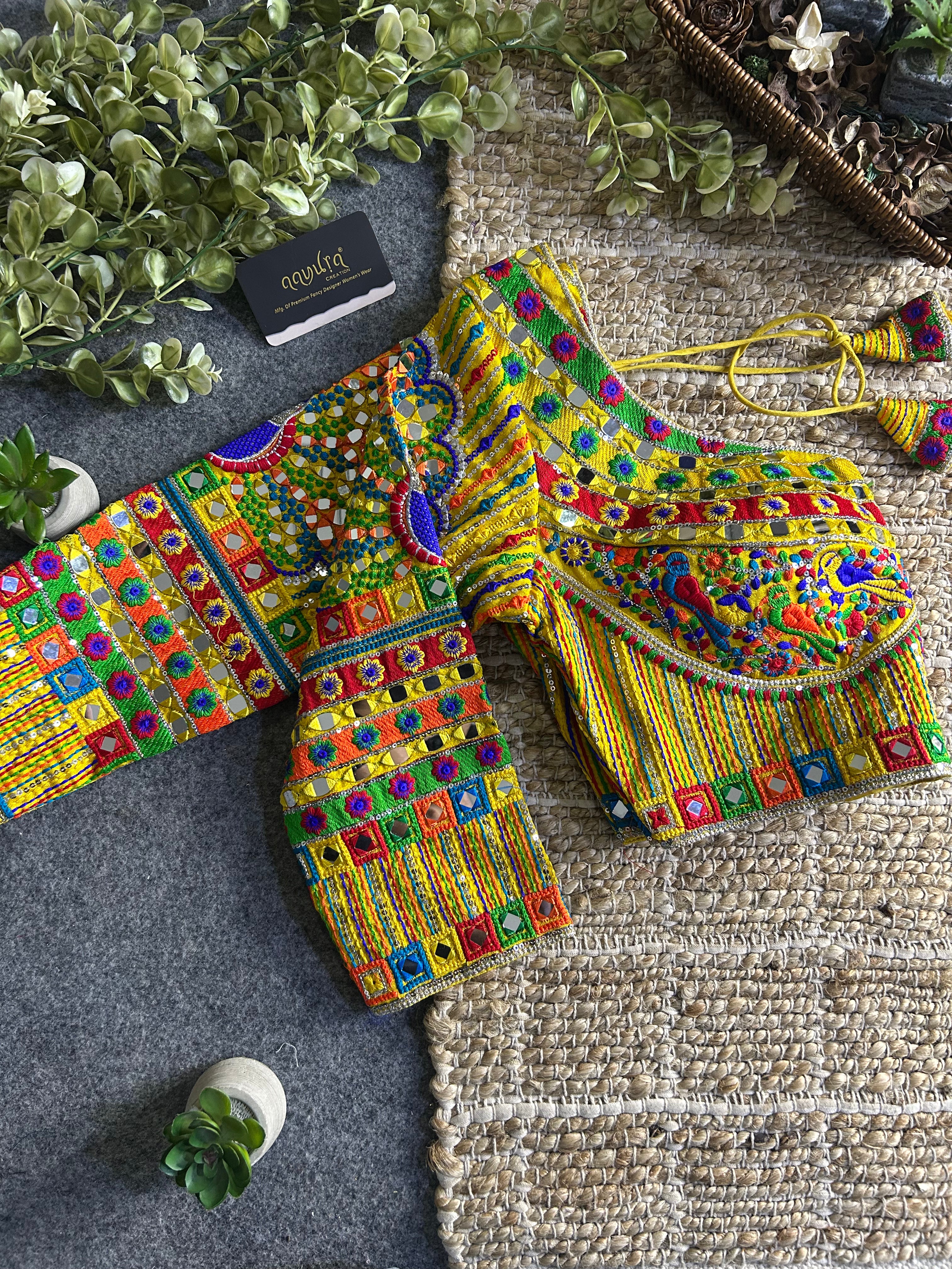 Riyana Back-Open Blouse