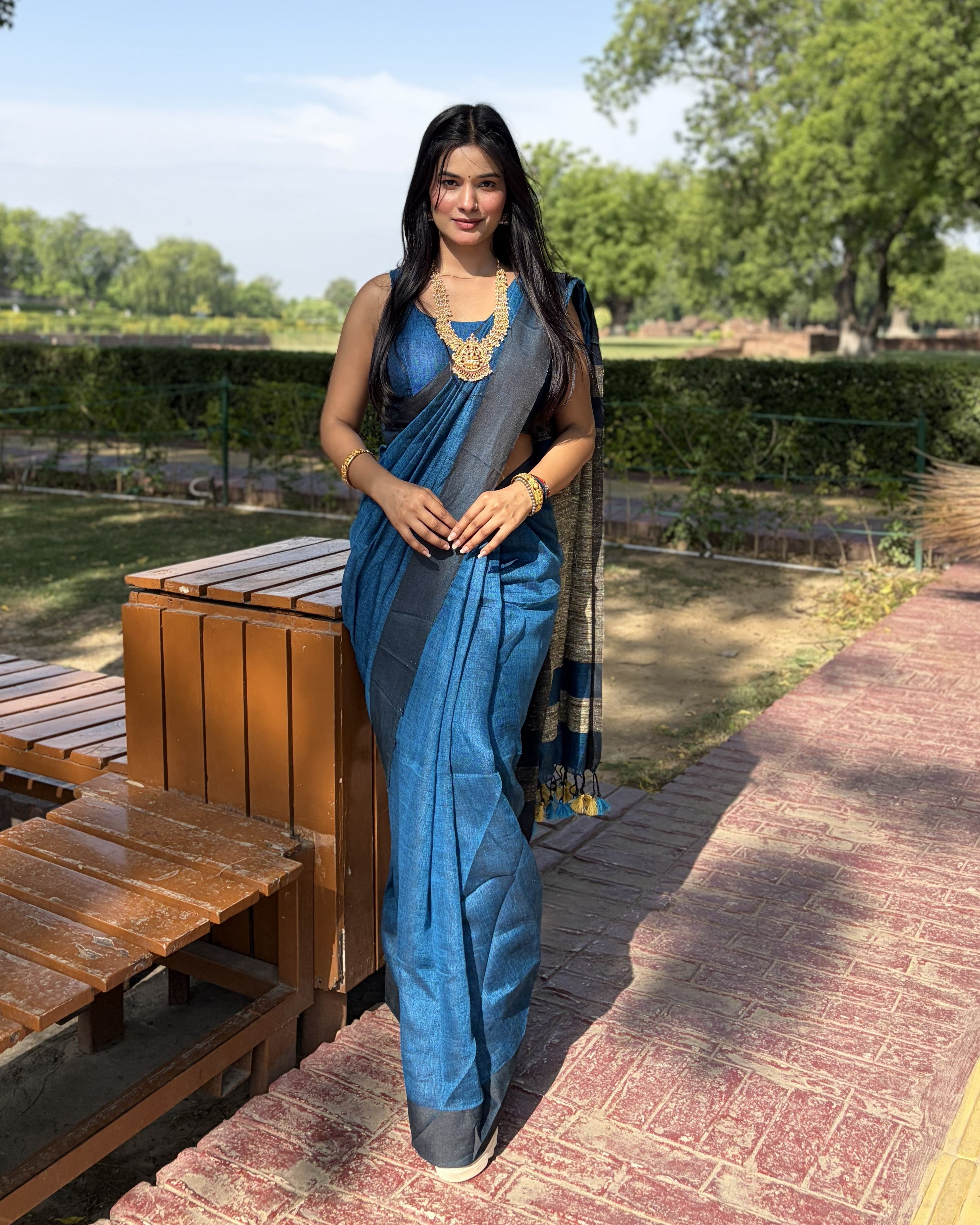 Vedika Woven Cotton Linen Saree