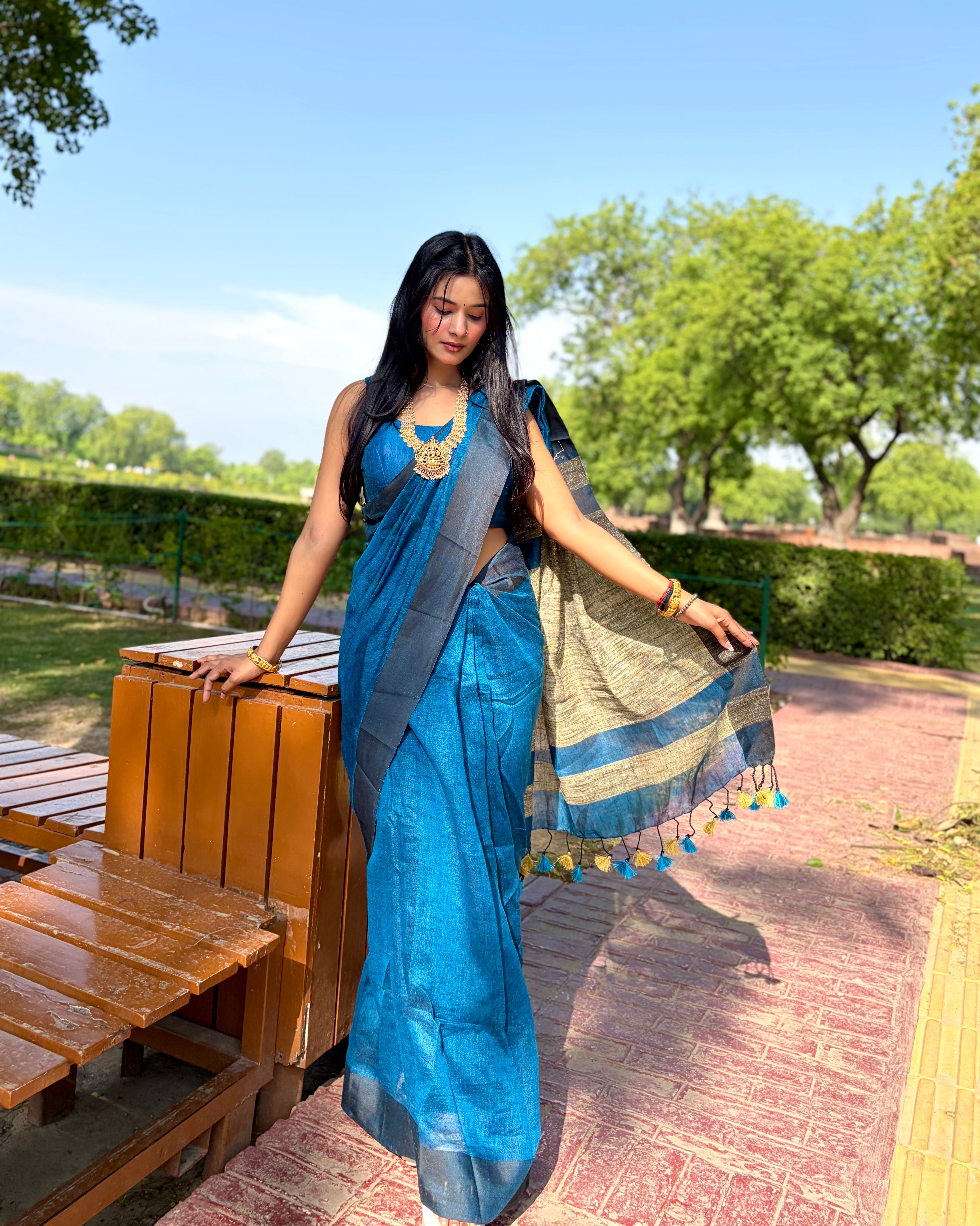 Vedika Woven Cotton Linen Saree