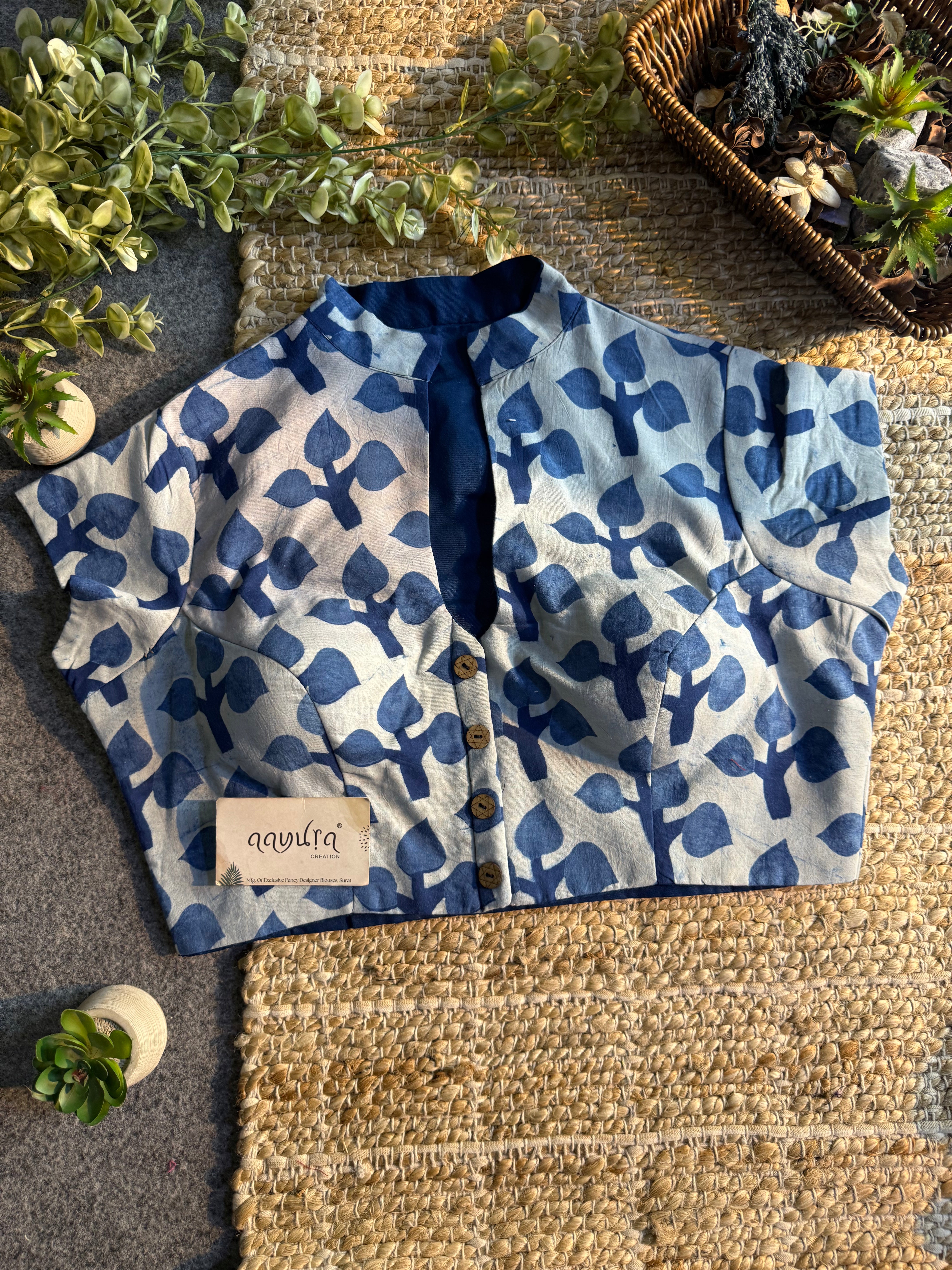 Ajarkh Highneck
