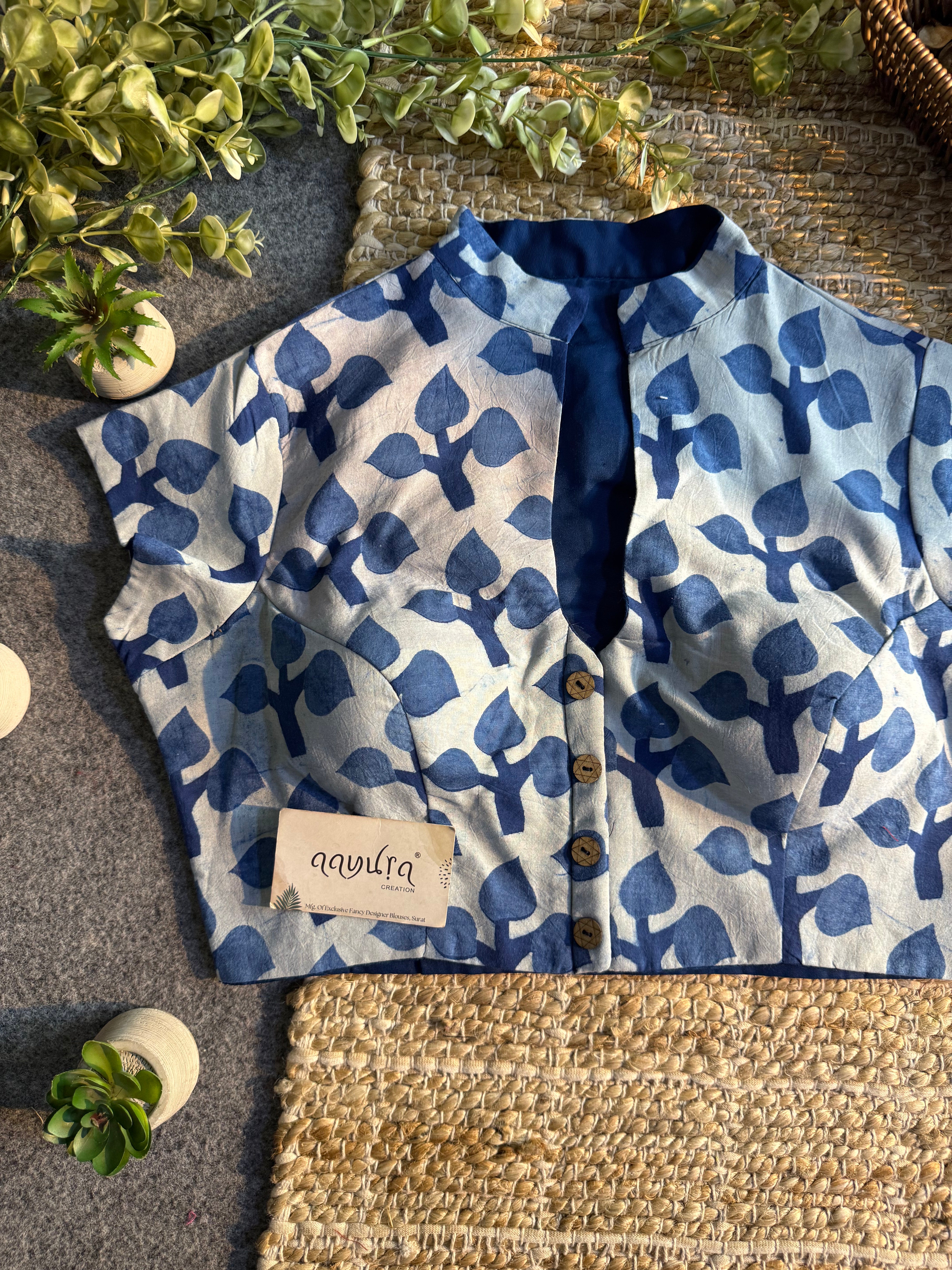 Ajarkh Highneck
