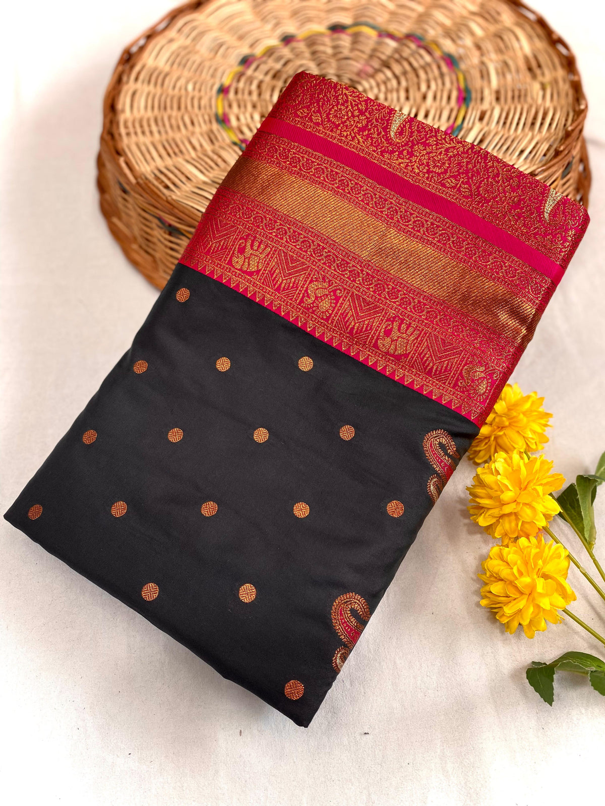 Rajeshwari Pure Paithani Silk Without Border Saree