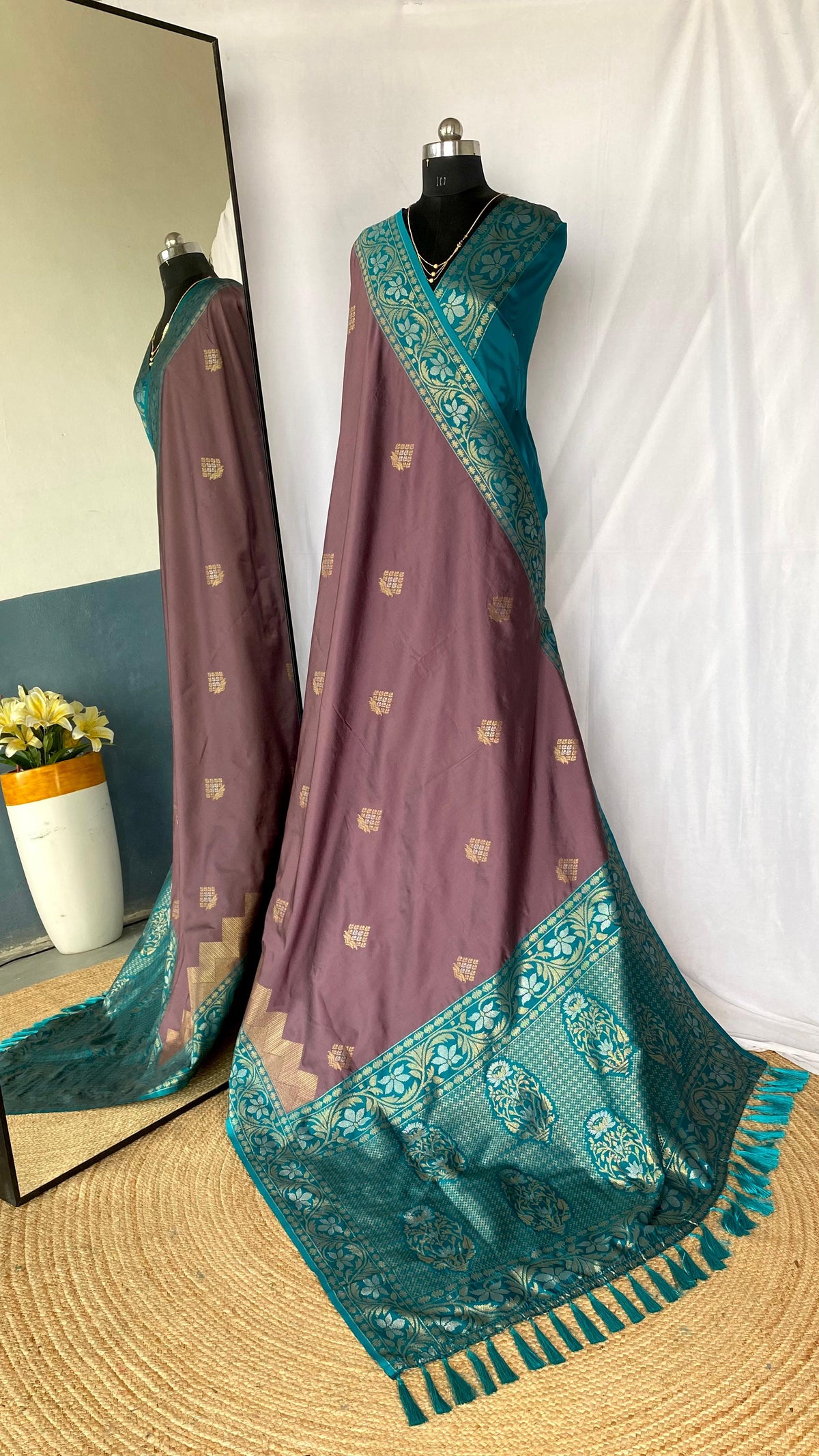 Peshwai Dual Tone With Tessel Silk Saree