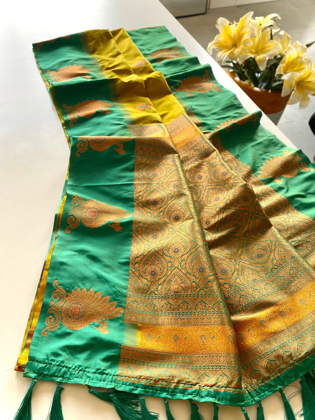 Sharada Dual Tone Silk Saree