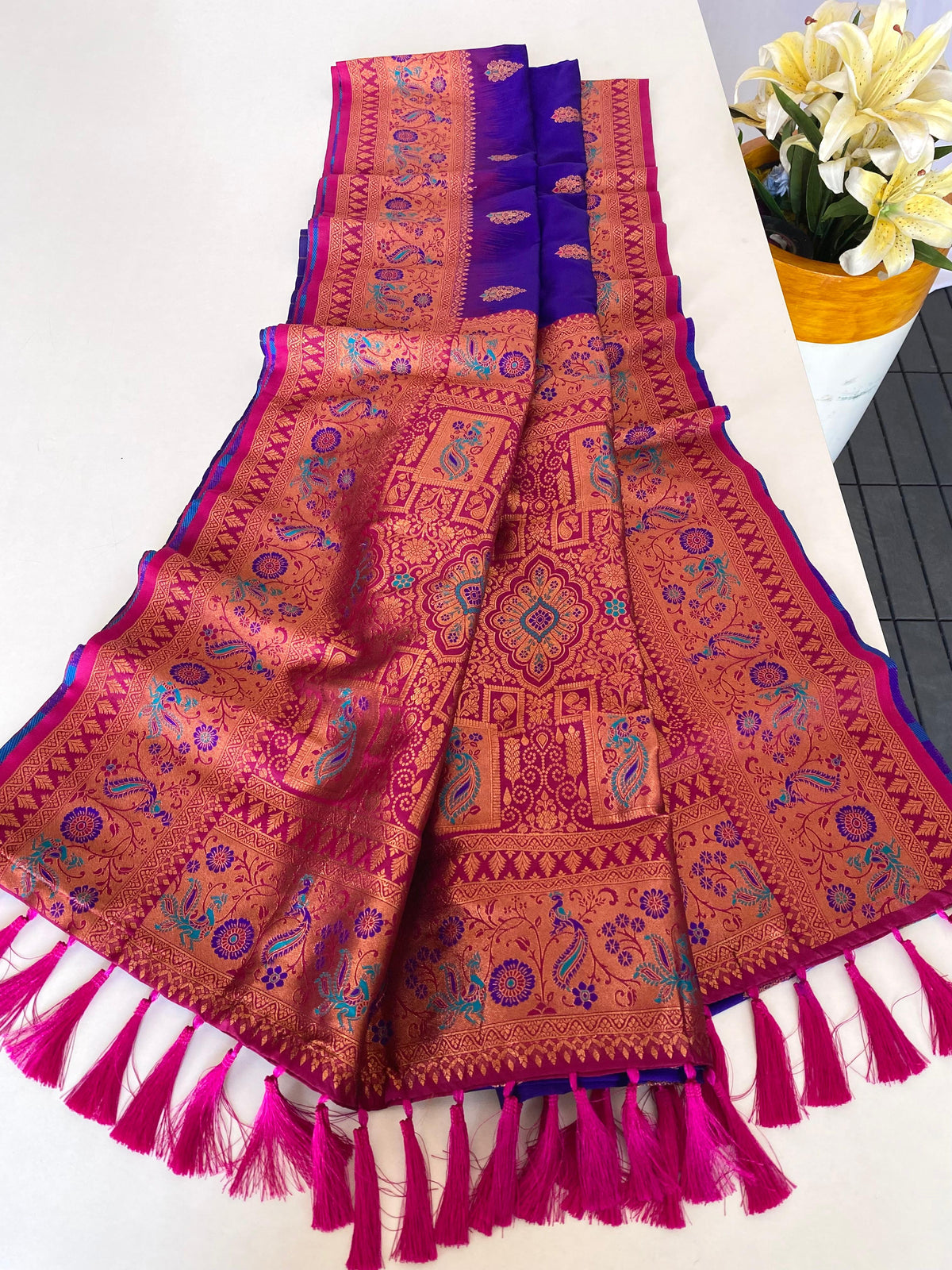 Saumya Jhallar Saree