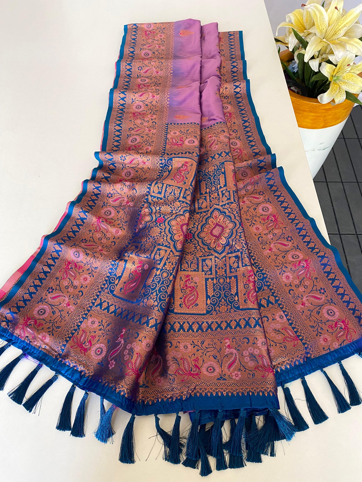 Saumya Jhallar Saree