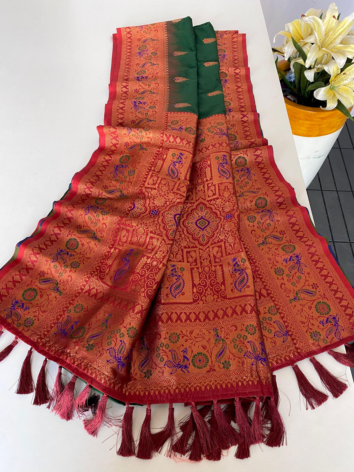 Saumya Jhallar Saree