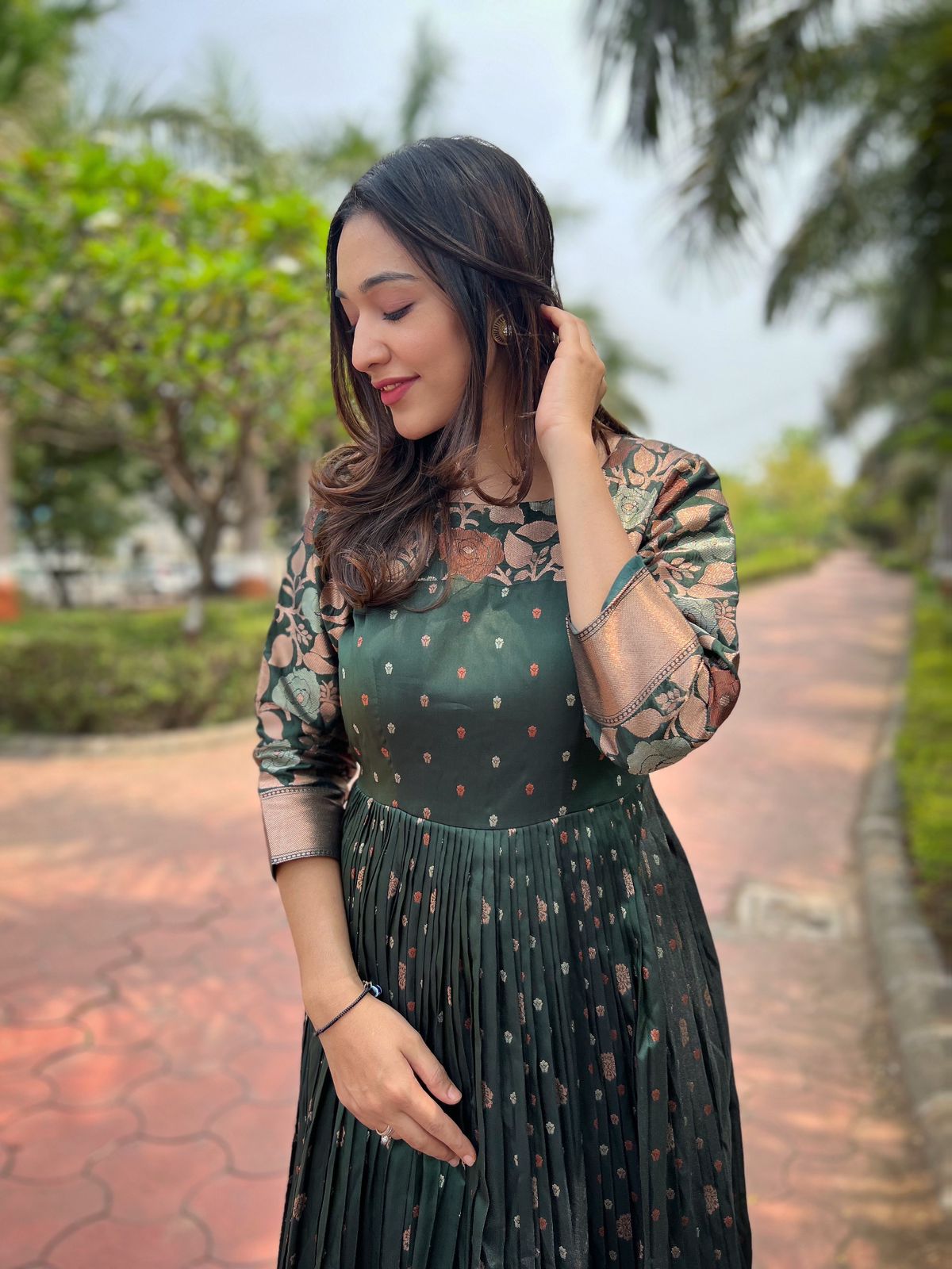 Meera-Bottle Green