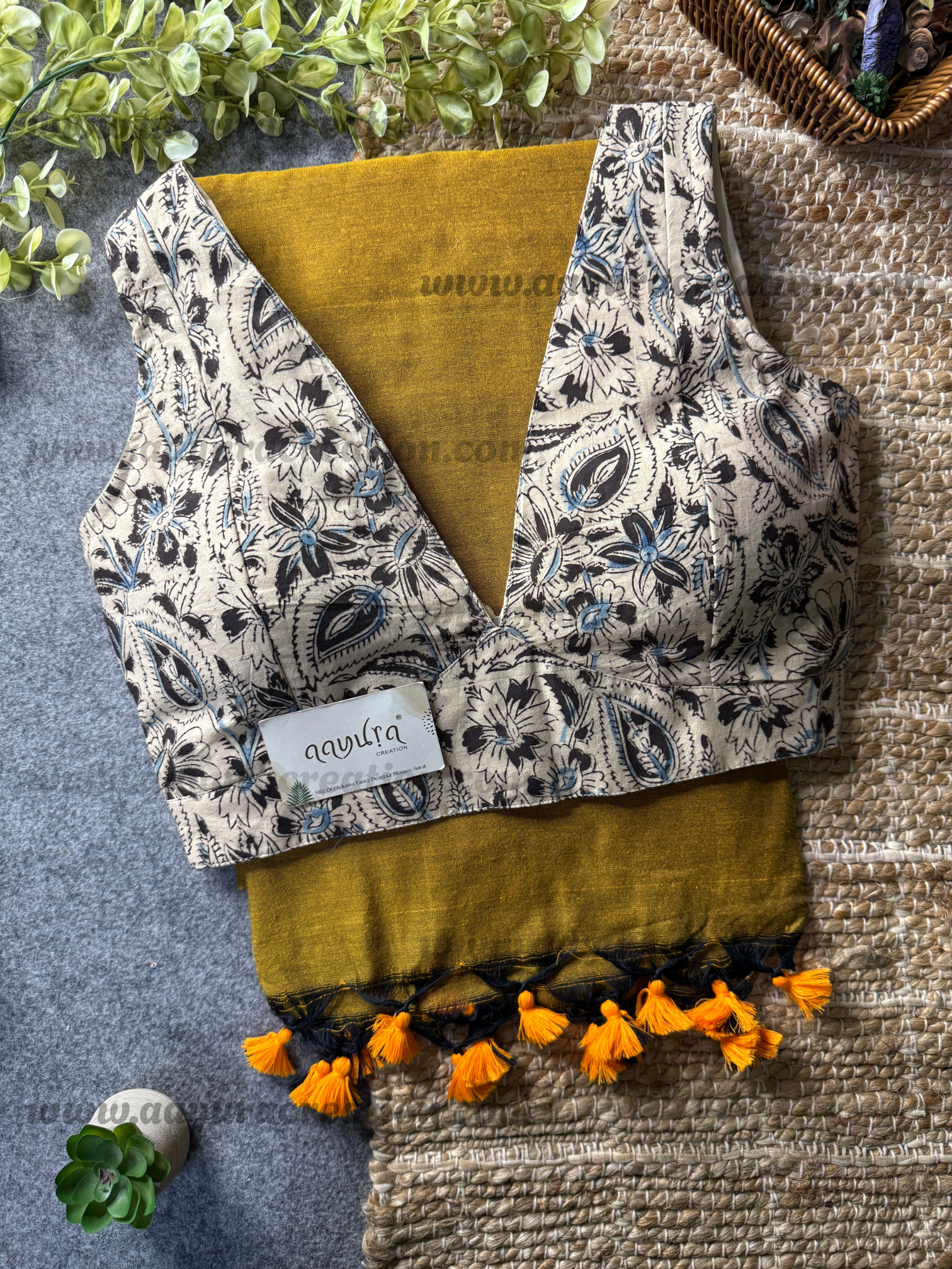 Ajrakh Vibe – Khadi Grace Combo