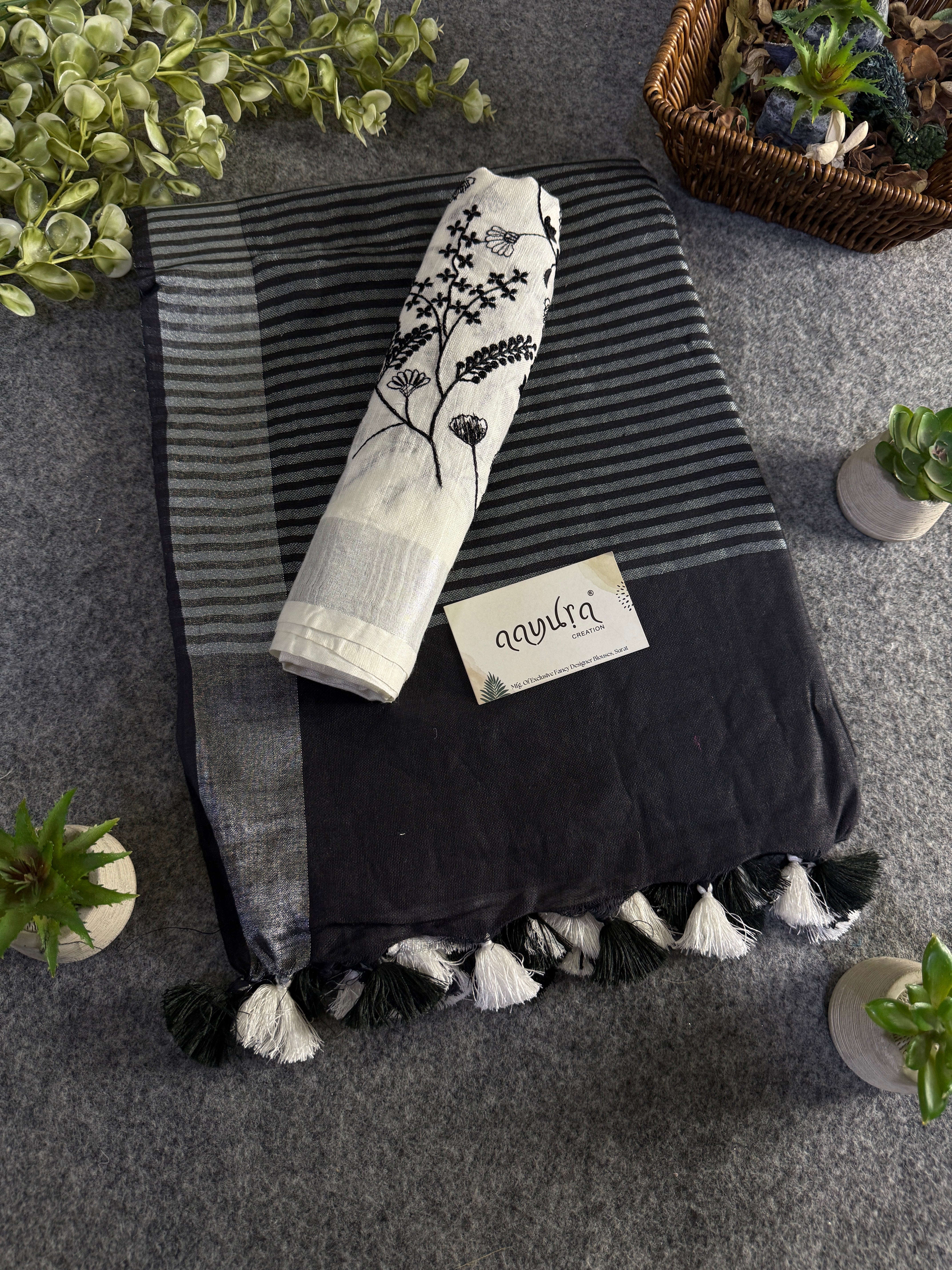 Classic Linen Charm Saree