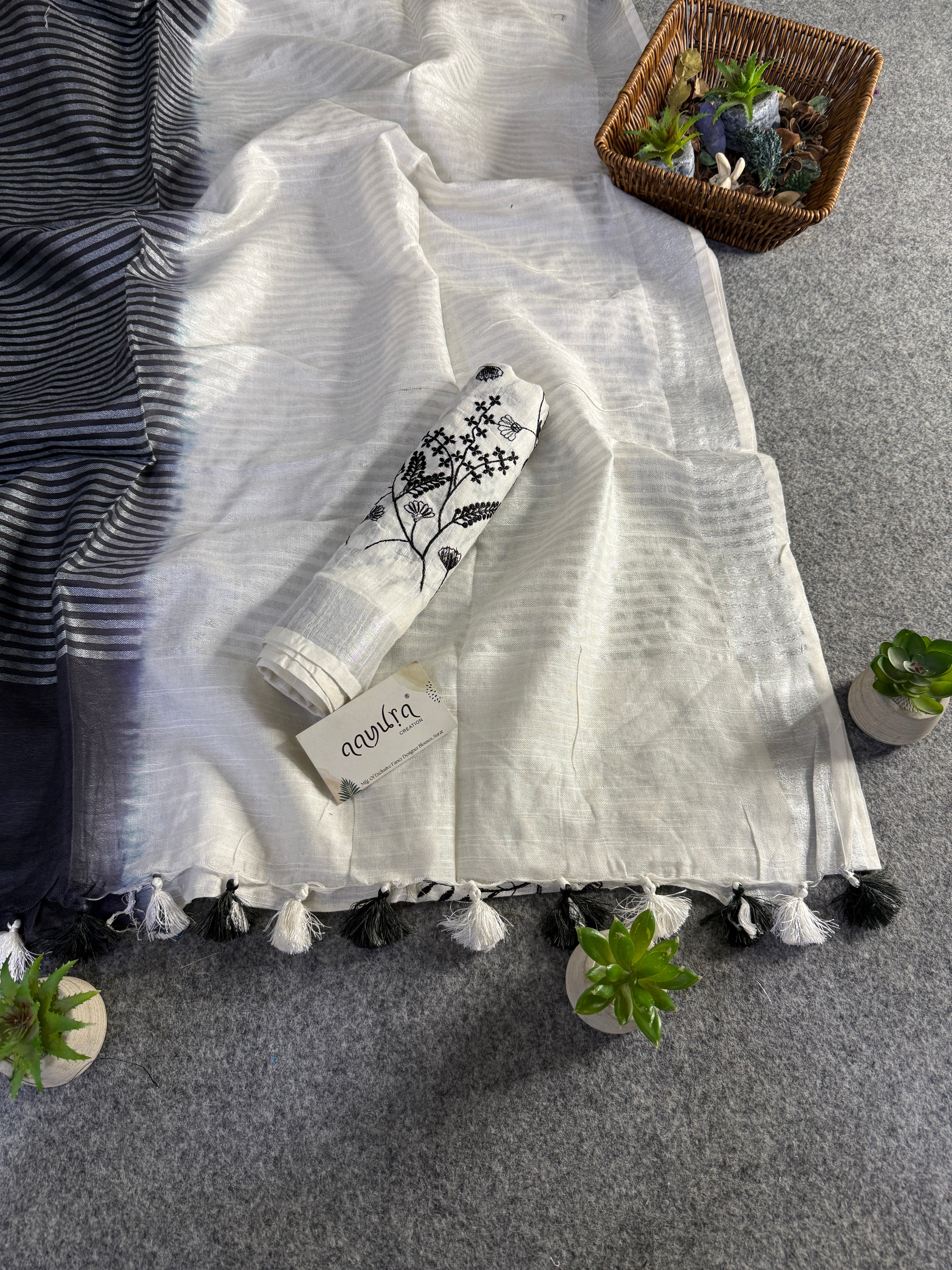 Classic Linen Charm Saree