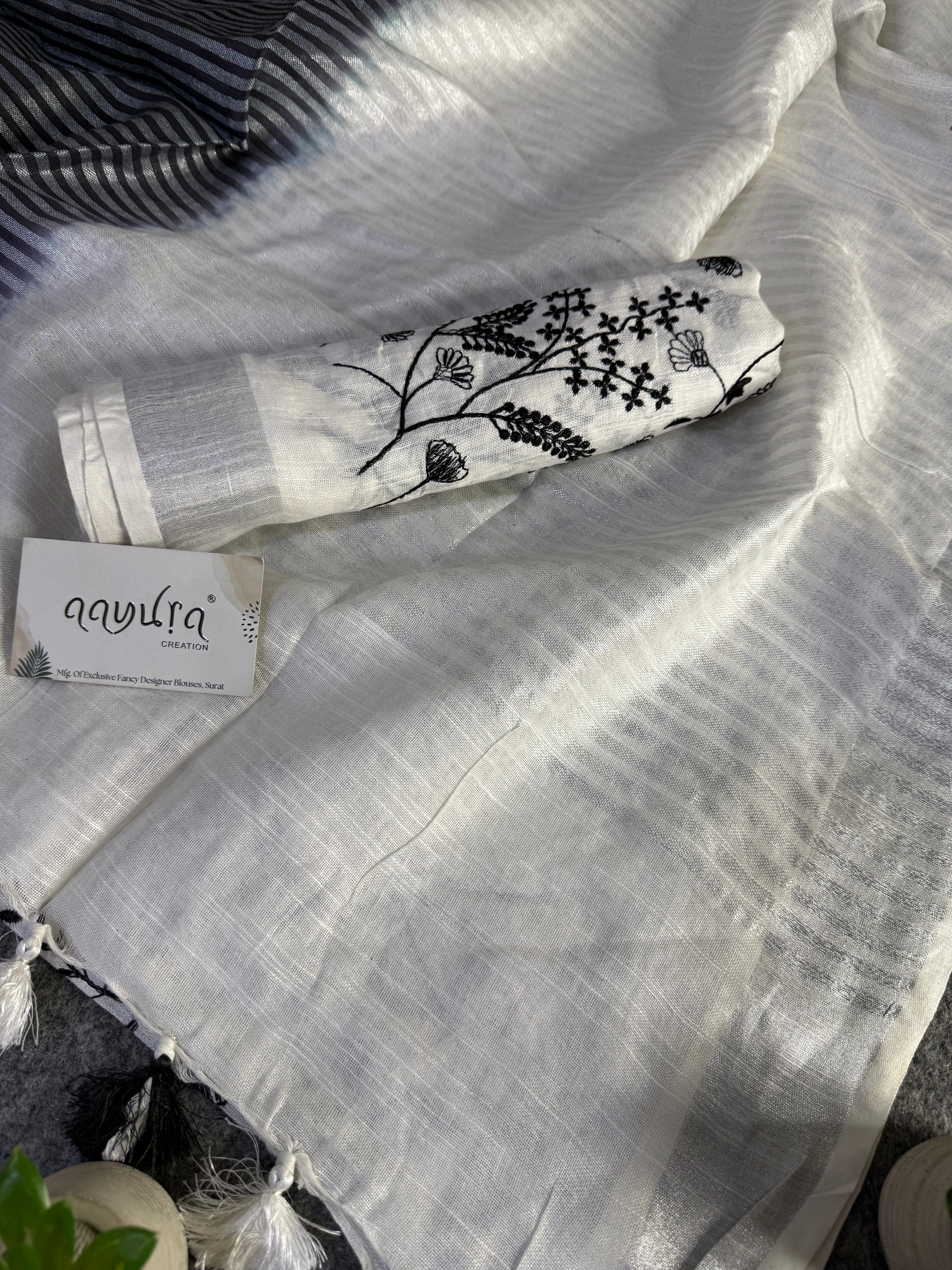 Classic Linen Charm Saree