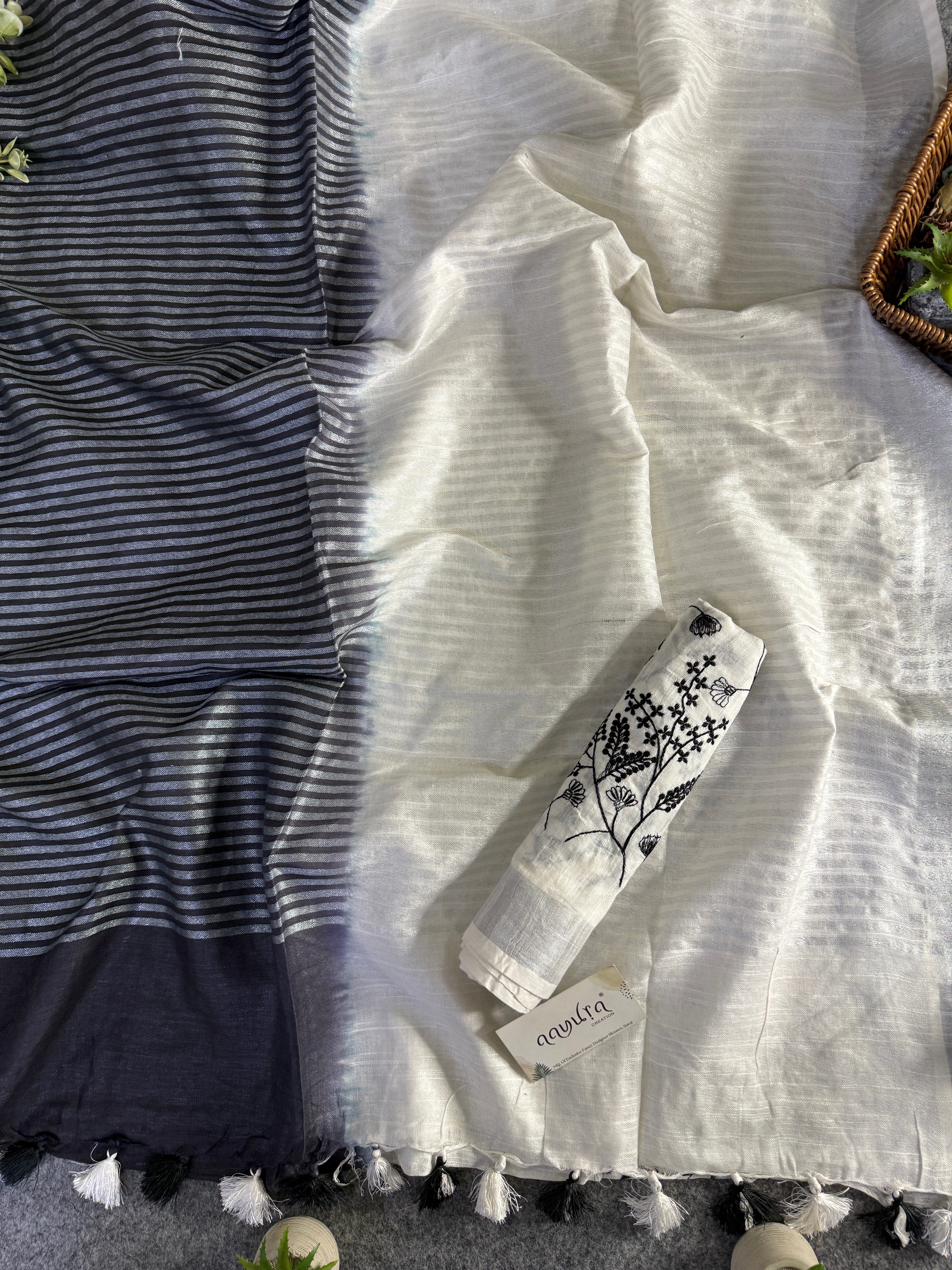 Classic Linen Charm Saree