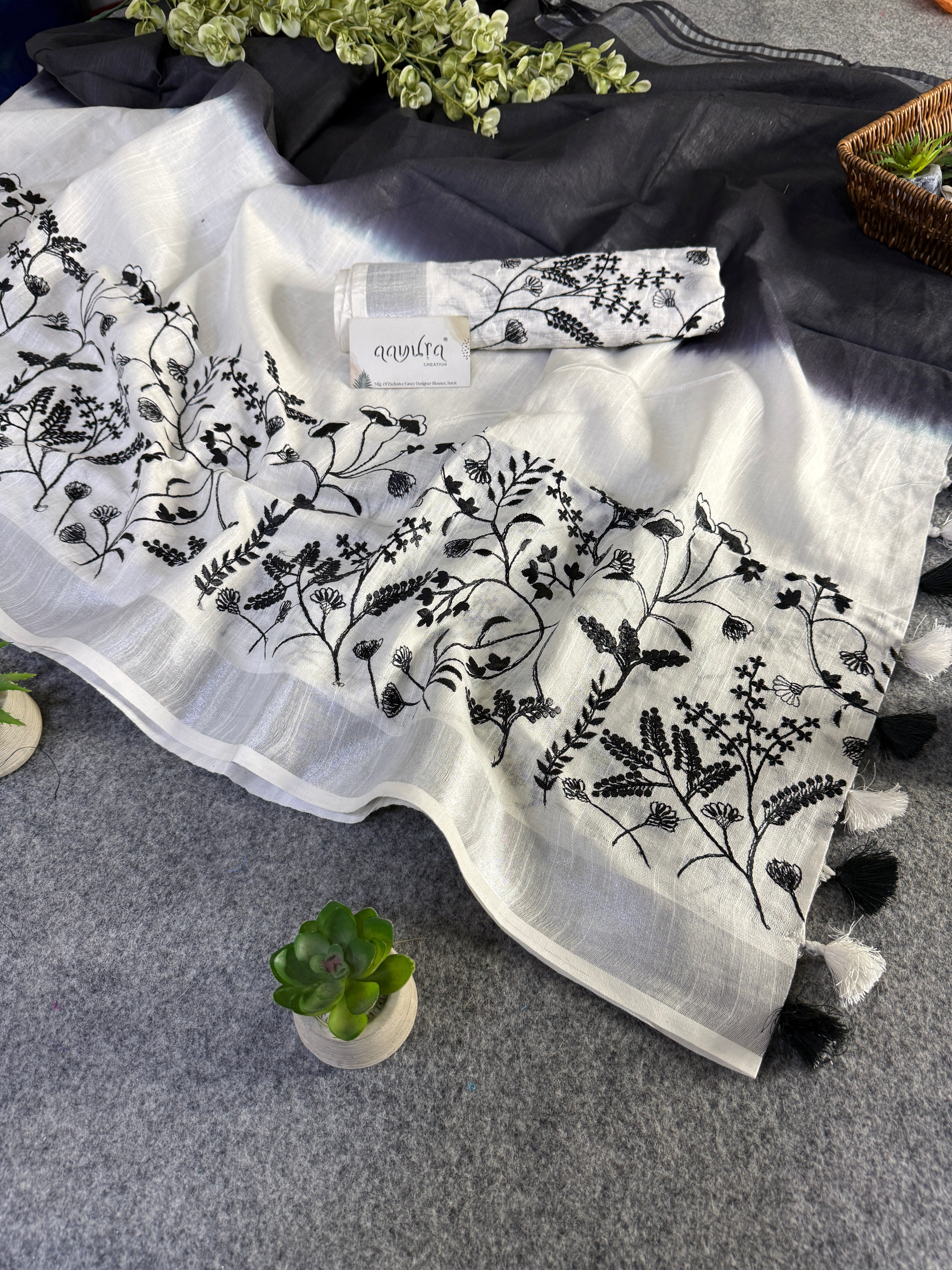 Classic Linen Charm Saree