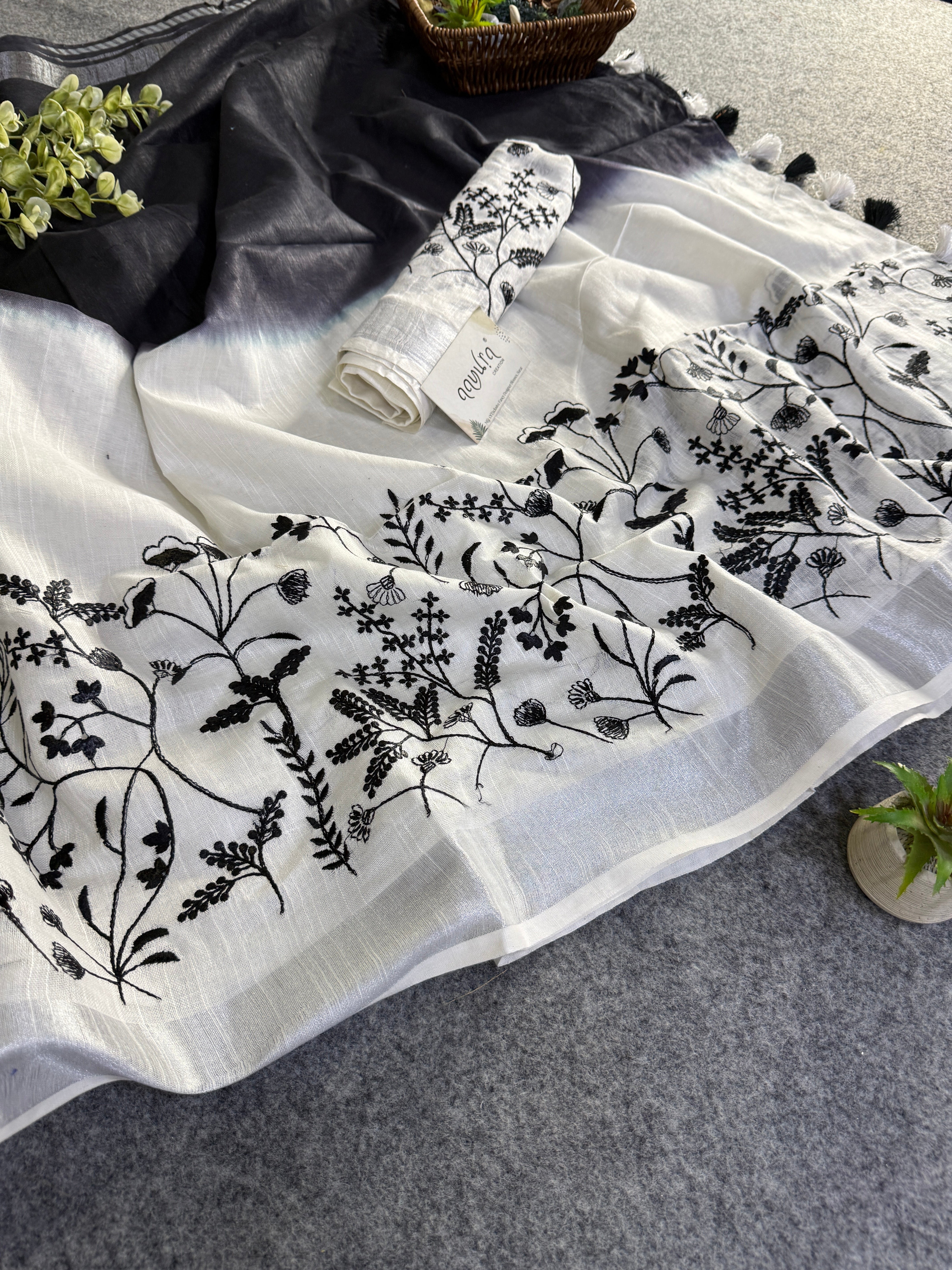 Classic Linen Charm Saree