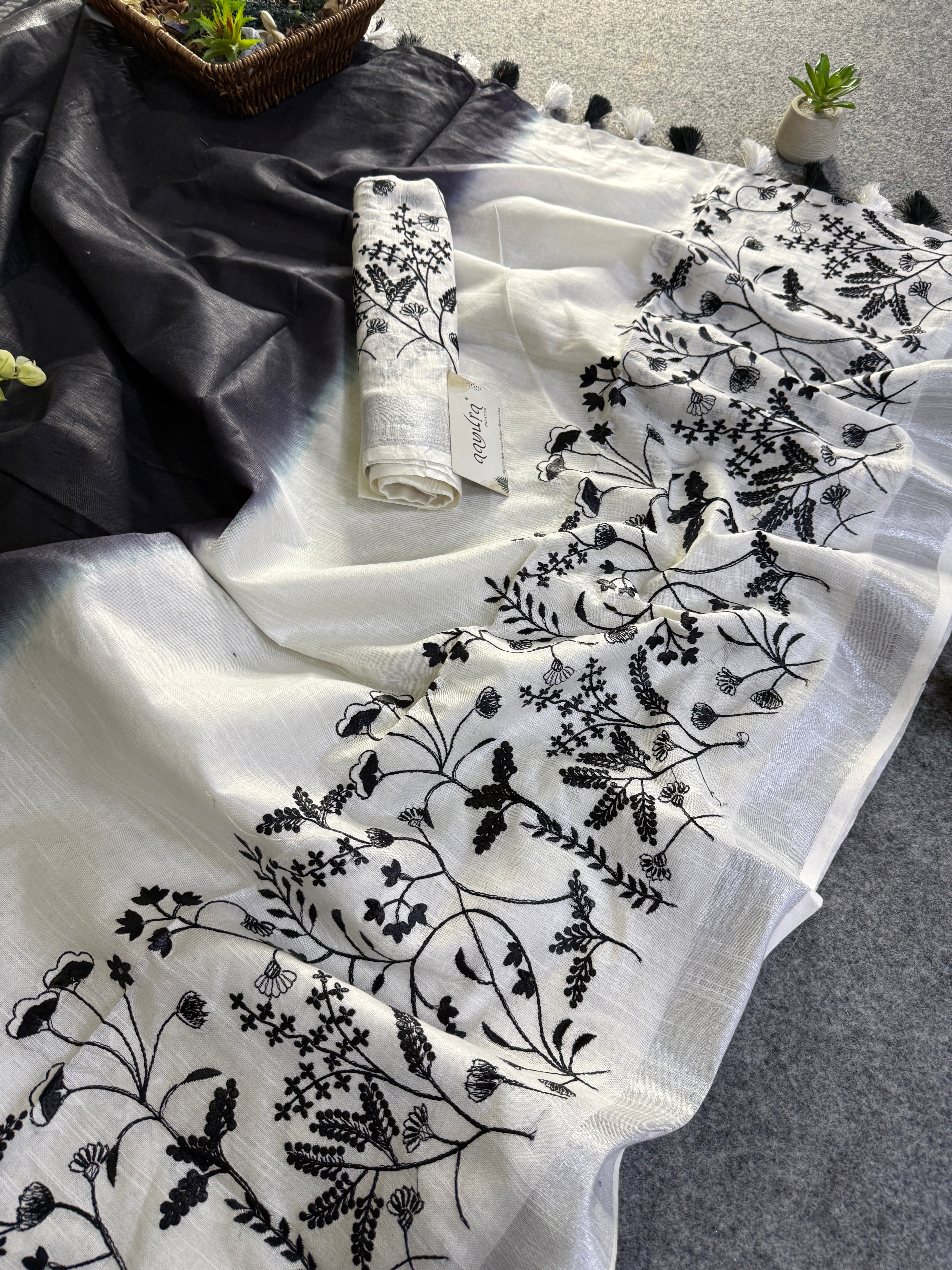 Classic Linen Charm Saree