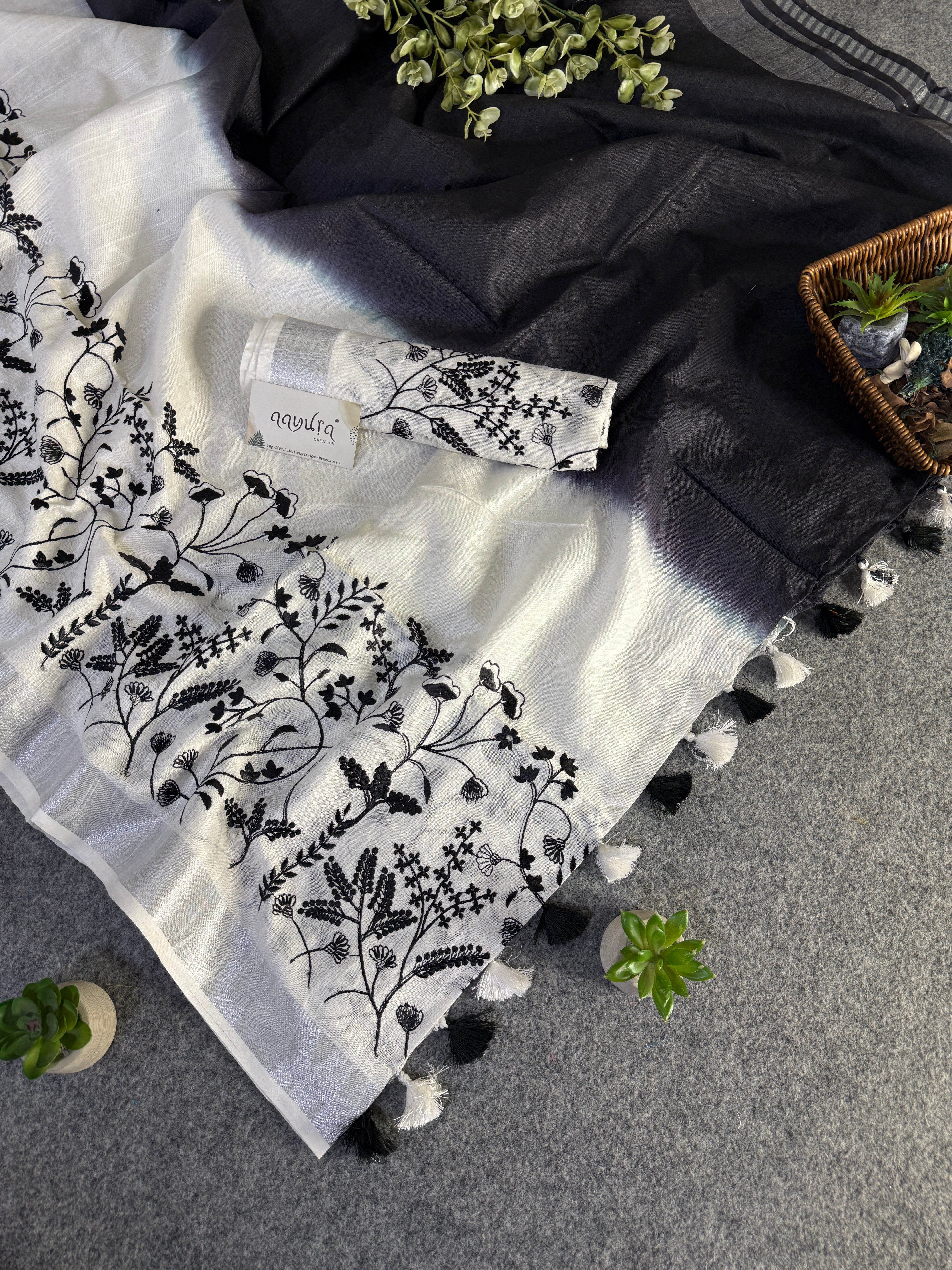 Classic Linen Charm Saree