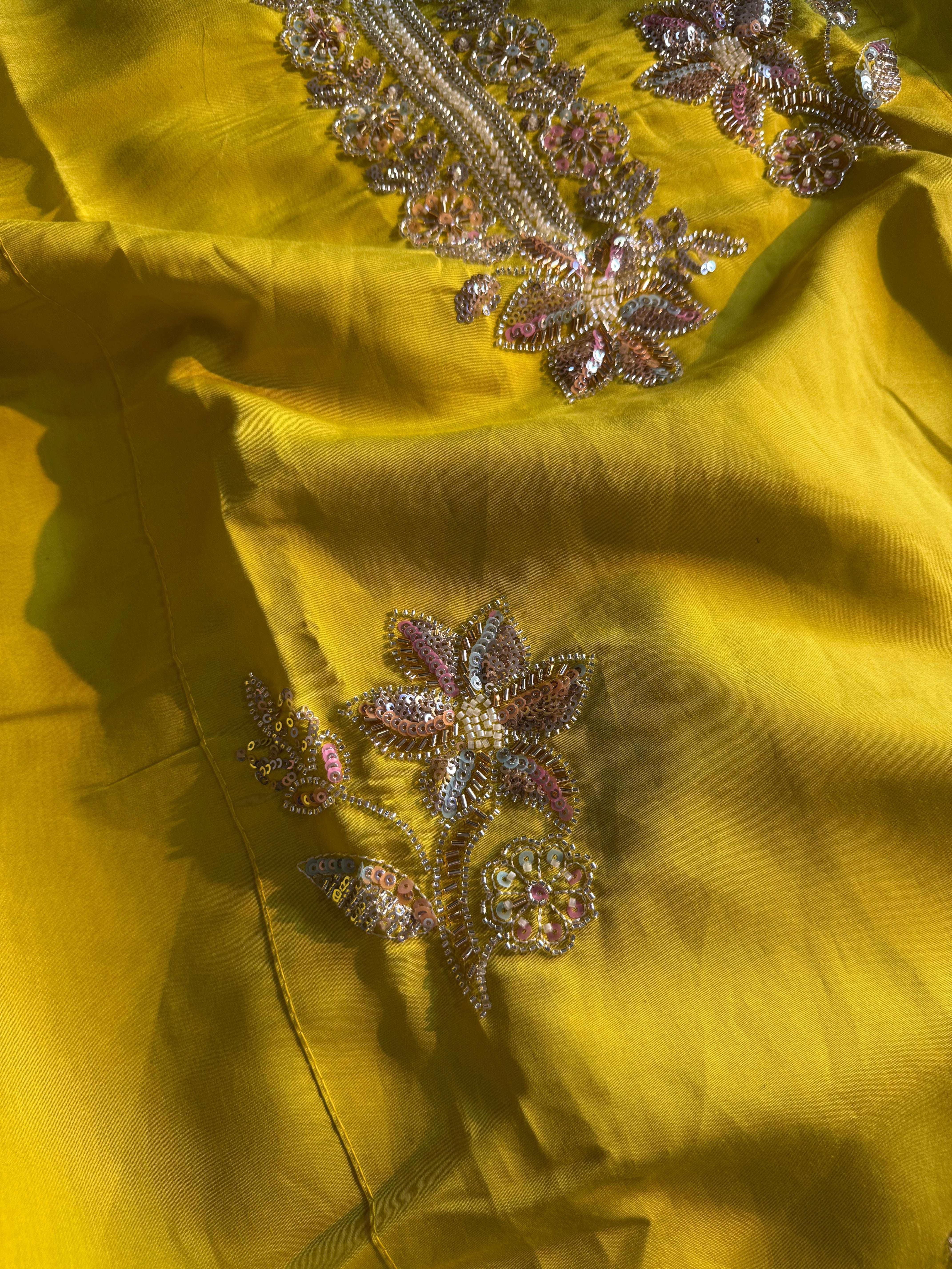 Ruhani Unstiched Suit