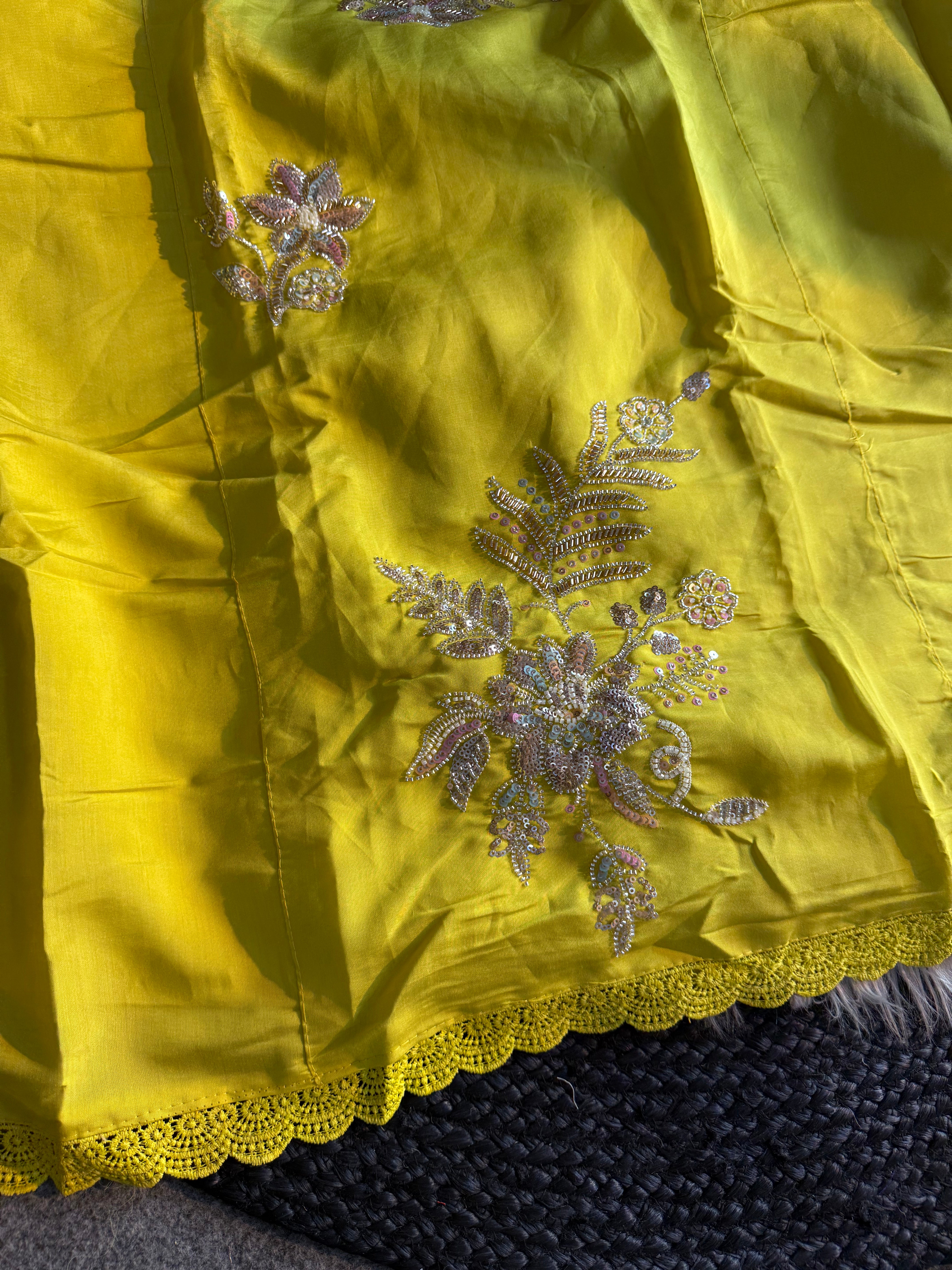 Ruhani Unstiched Suit