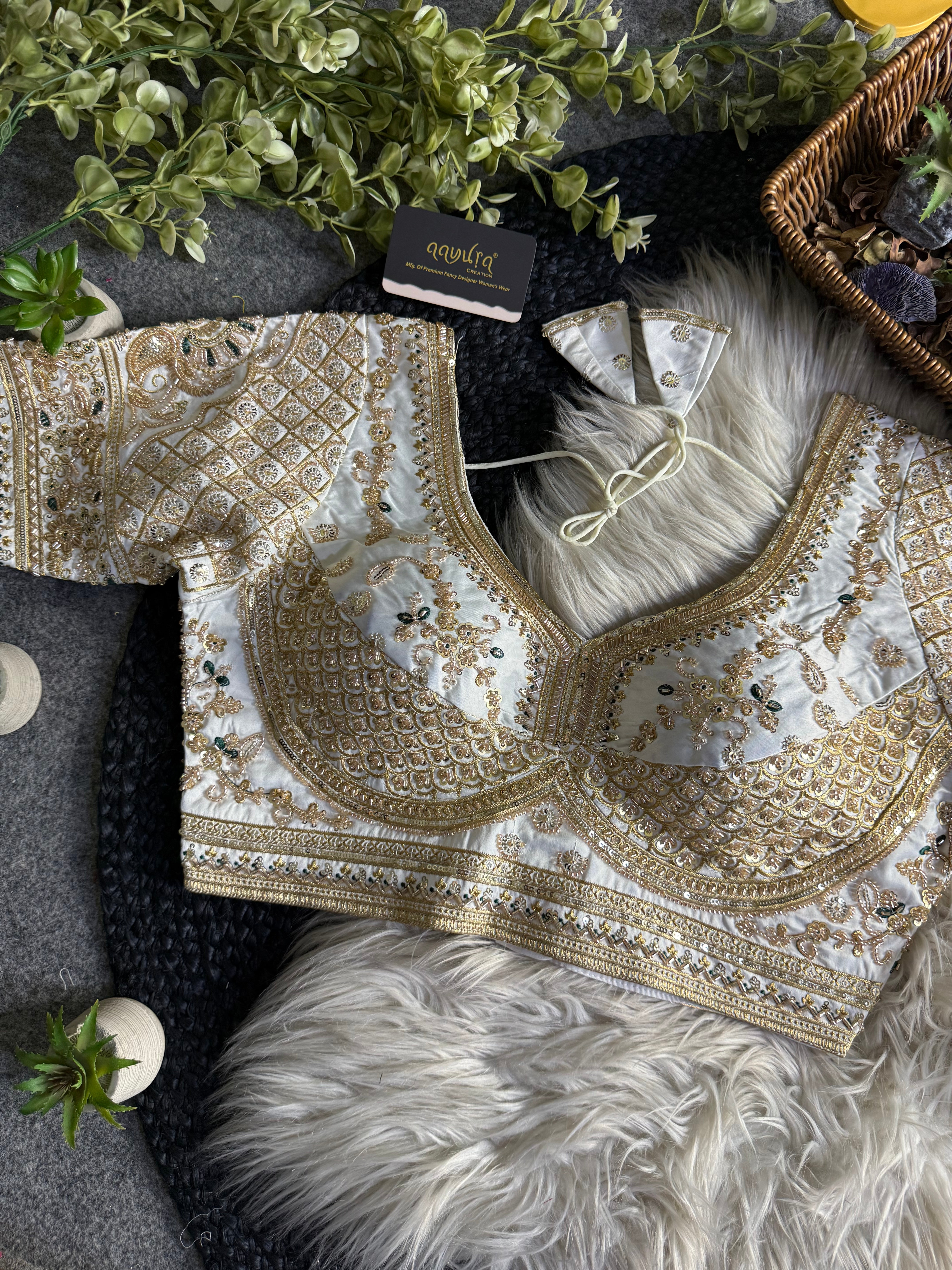 Queen’s Grace Blouse