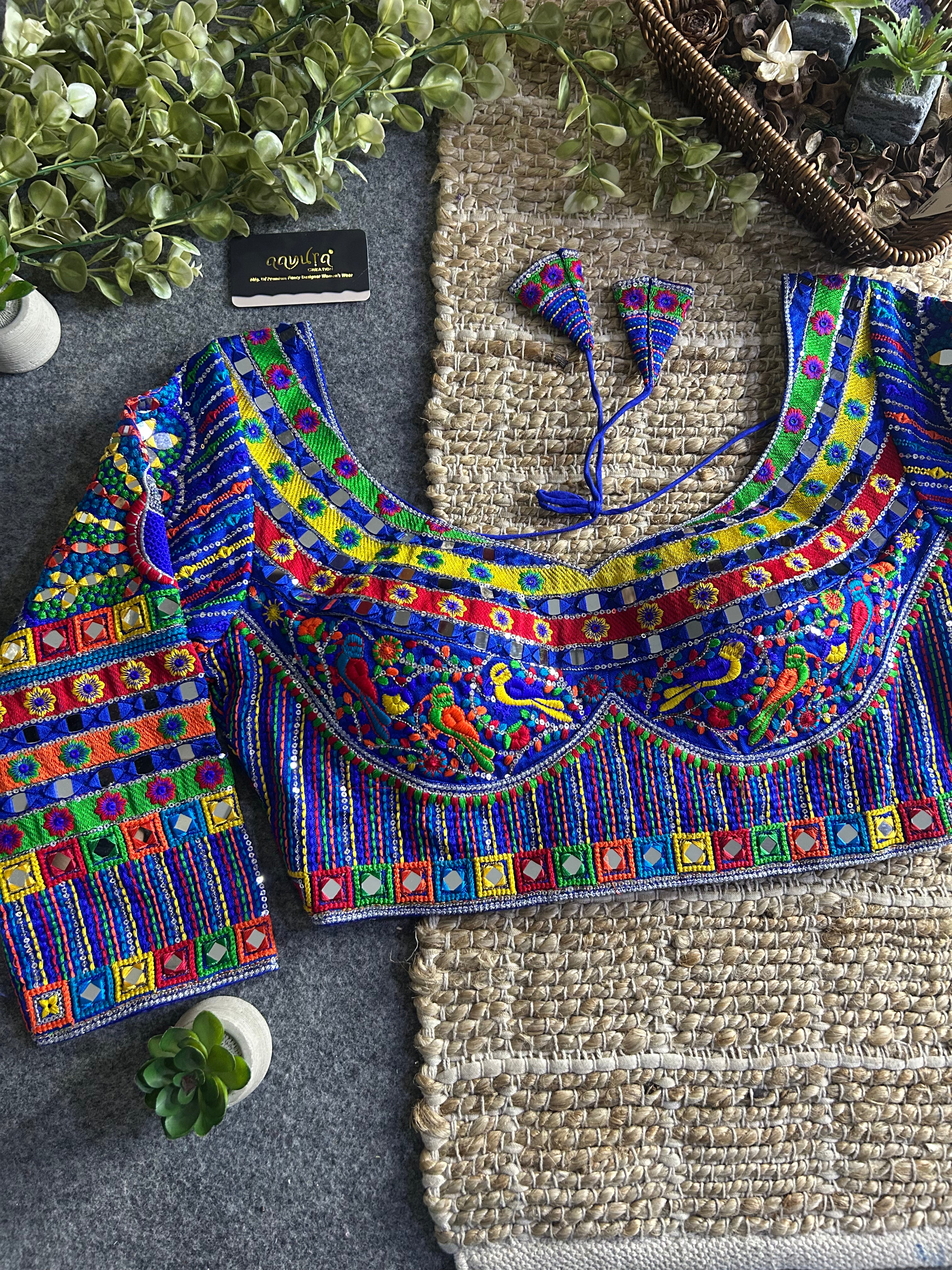 Riyana Back-Open Blouse