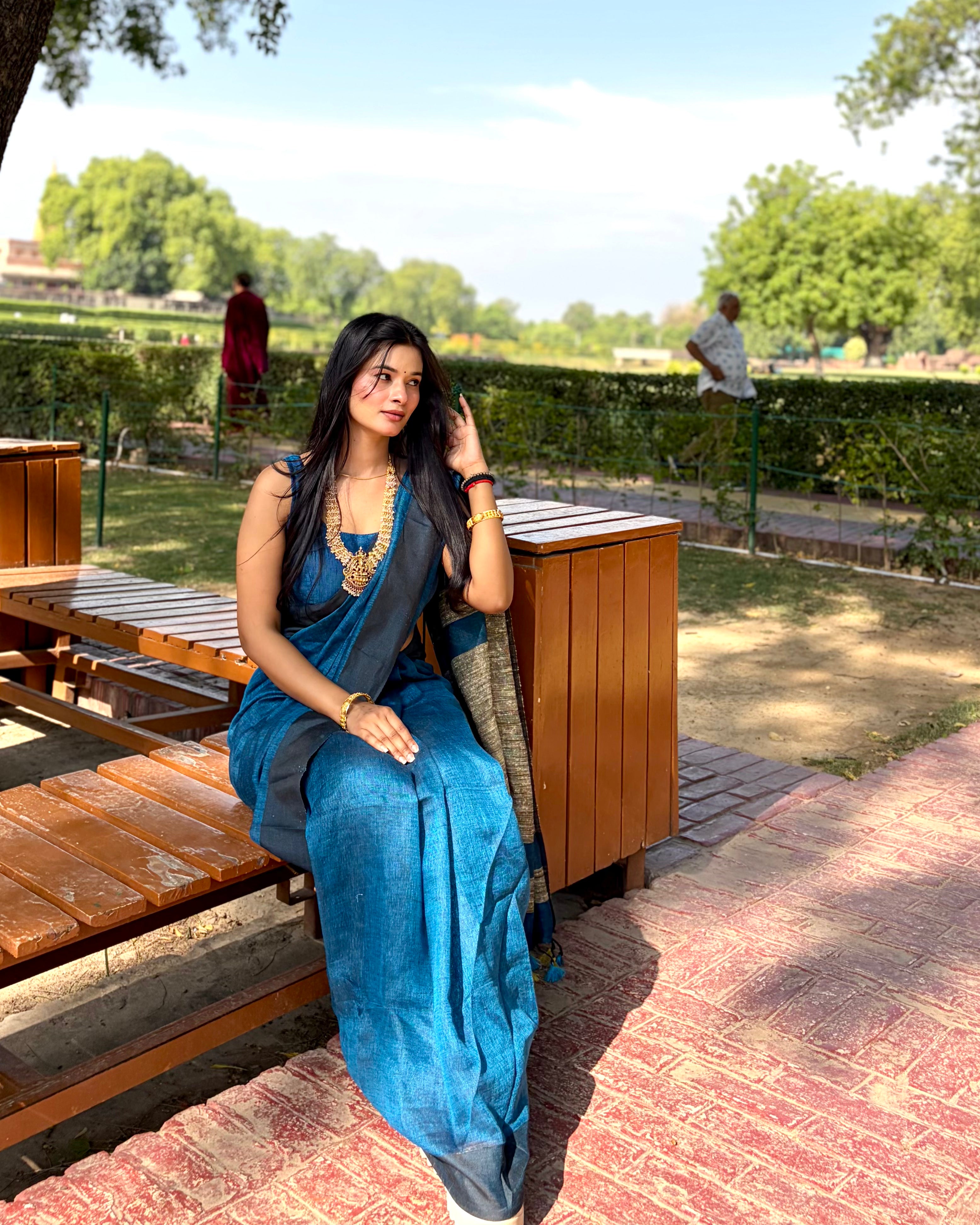 Vedika Woven Cotton Linen Saree