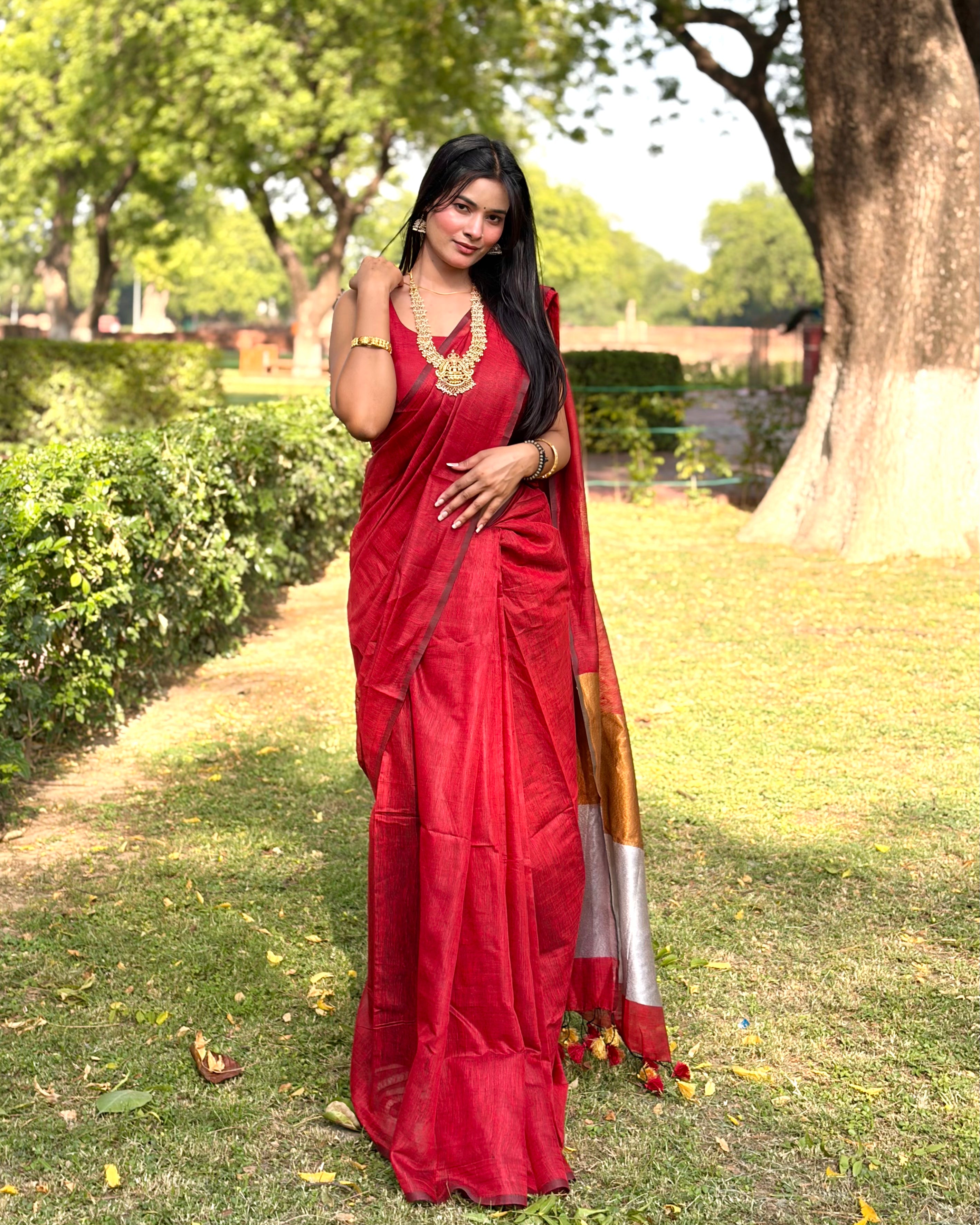 Vedika Woven Cotton Linen Saree