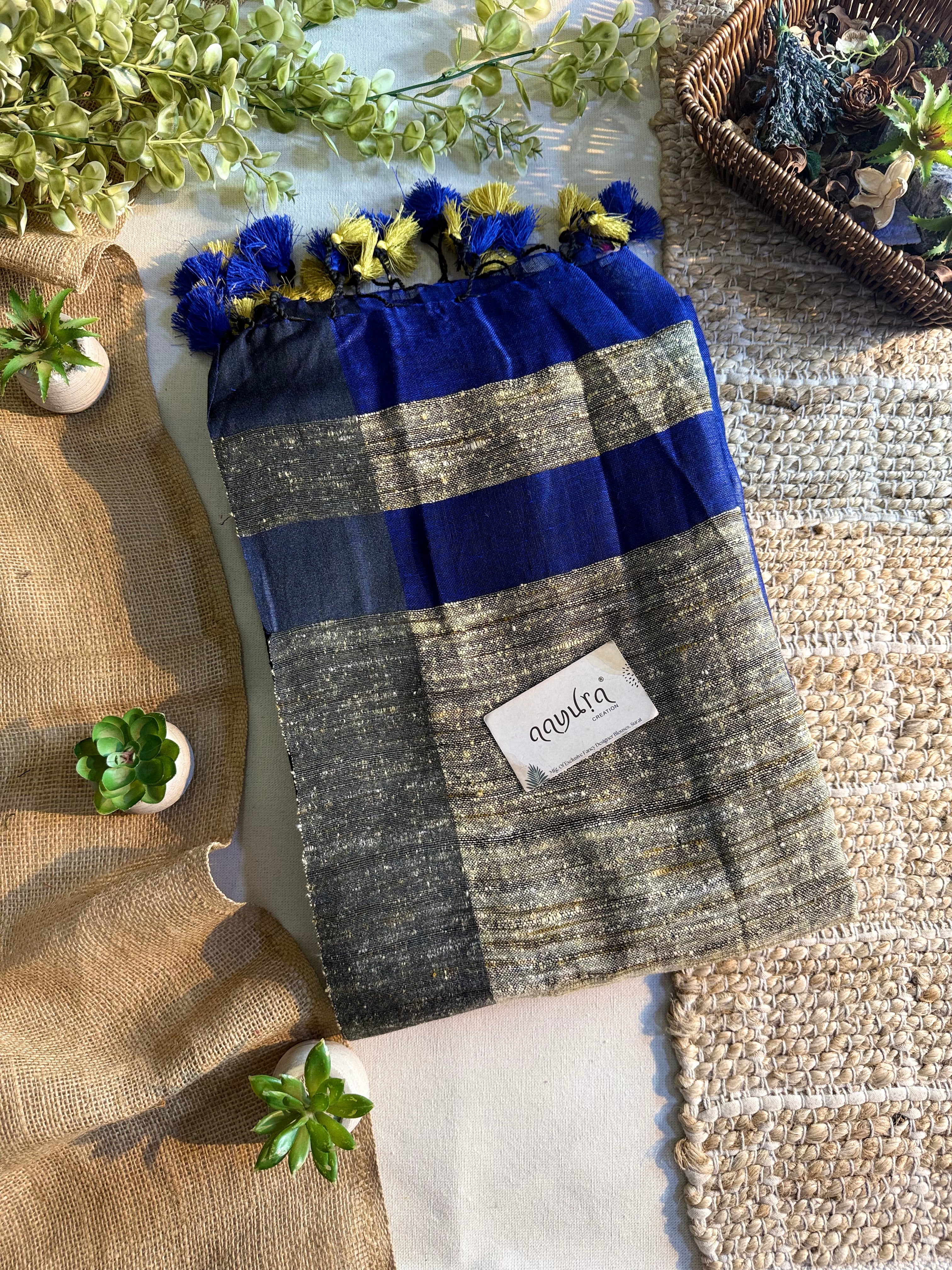 Aarohi Linen Elegance Saree