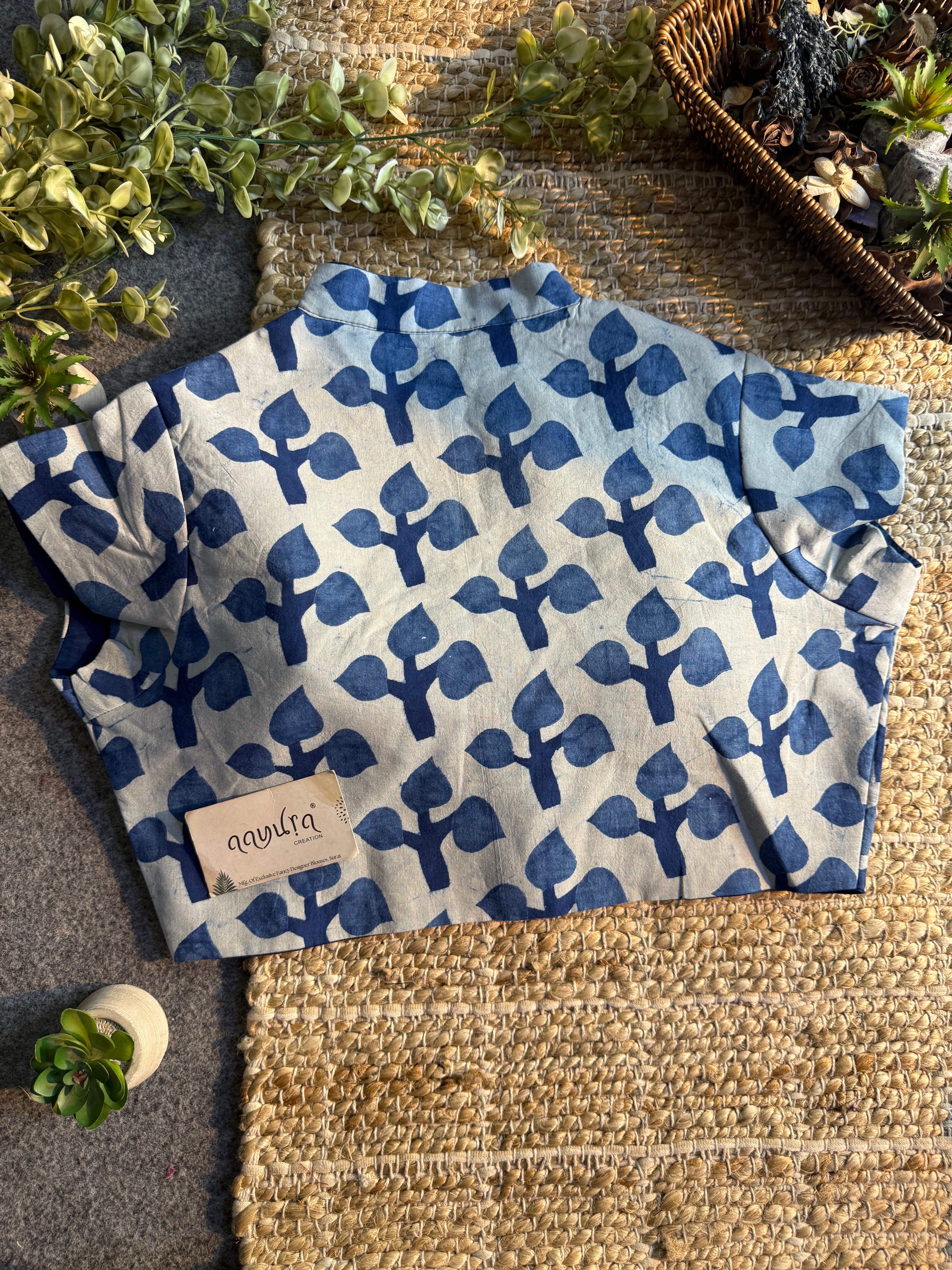 Ajarkh Highneck