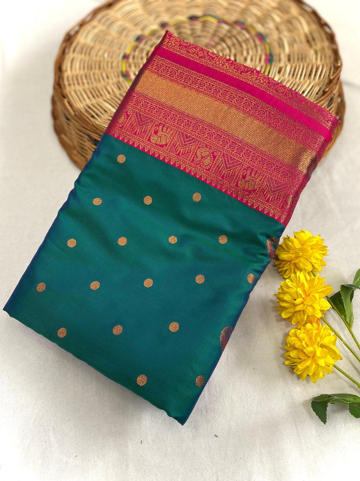 Rajeshwari Pure Paithani Silk Without Border Saree
