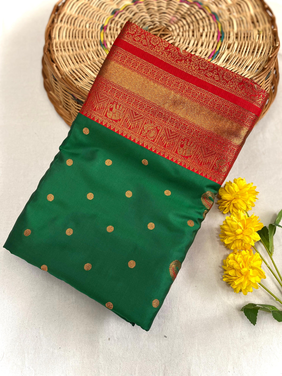 Rajeshwari Pure Paithani Silk Without Border Saree