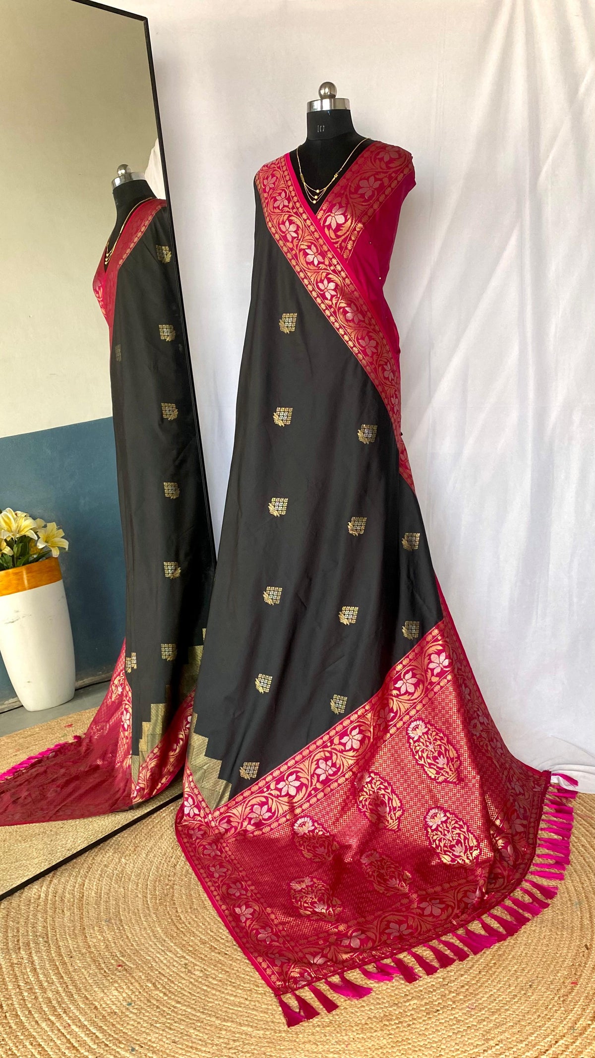 Peshwai Dual Tone With Tessel Silk Saree